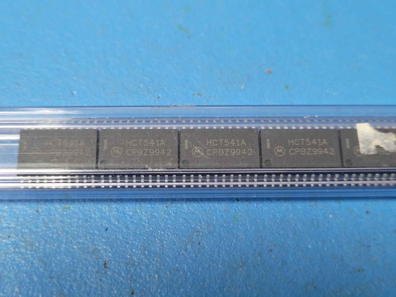 (10 PCS) MC74HCT541ADW MOT IC BUFF 4.5V/5.5V 20-SOIC