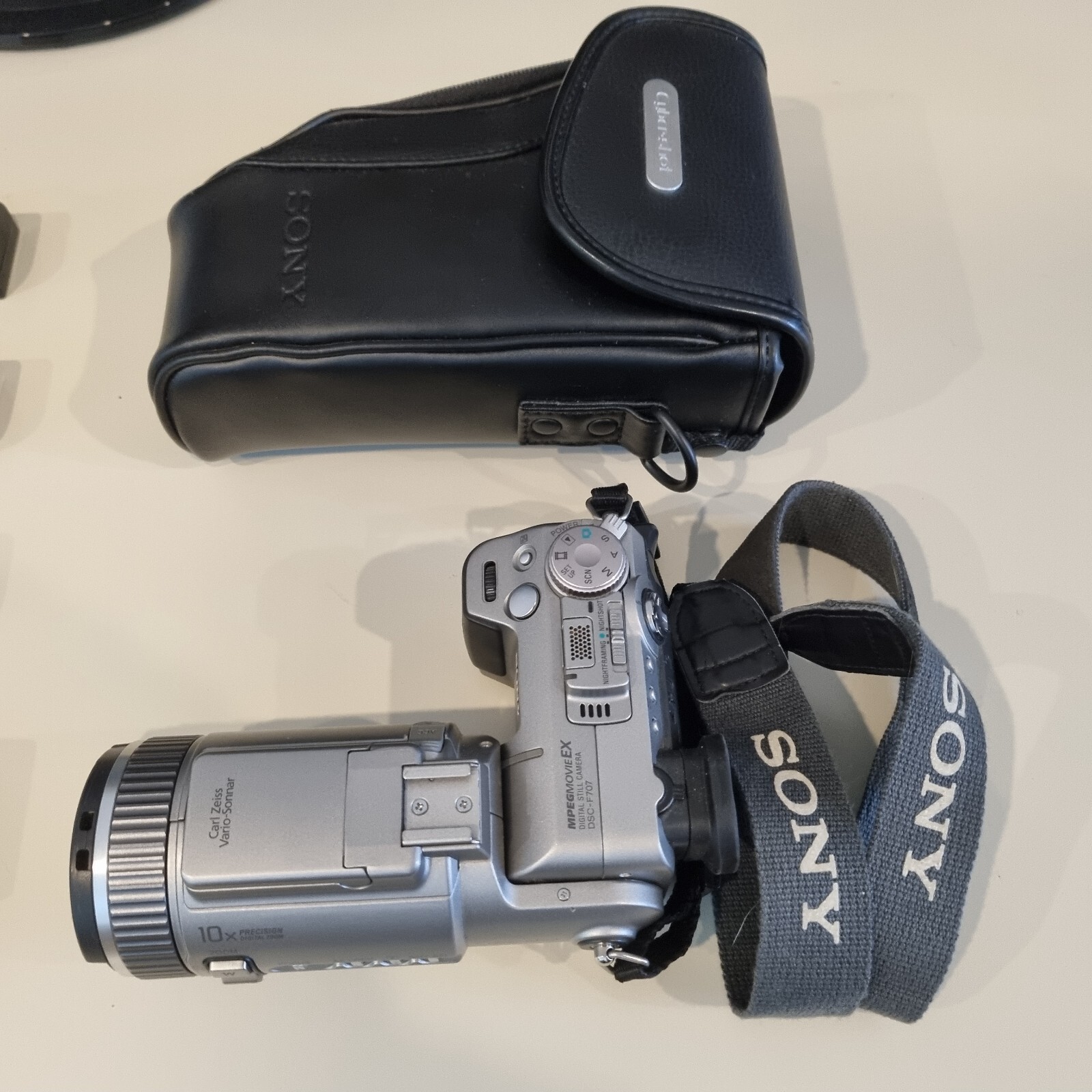 Sony DSCF707 Cyber-shot 5MP Digital Camera Working Tested!