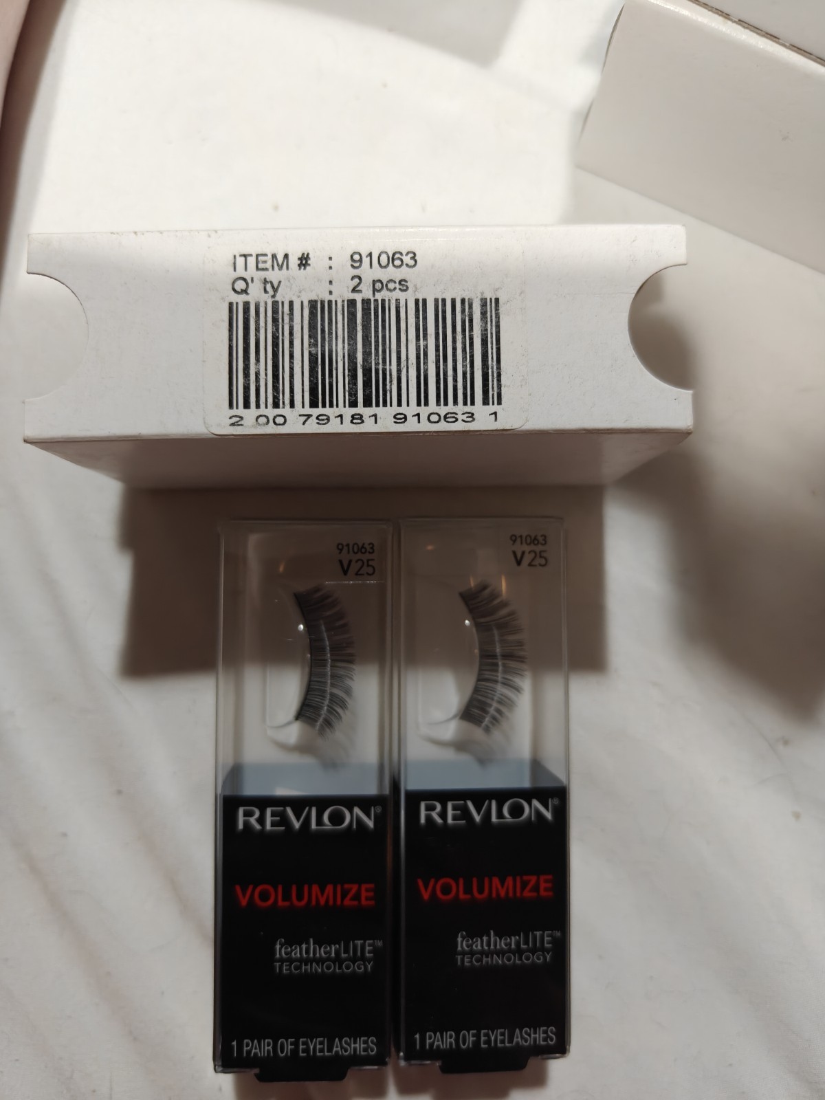 FG8- Lot Of 2  Revlon Volumize Feather Lite V25  Pair