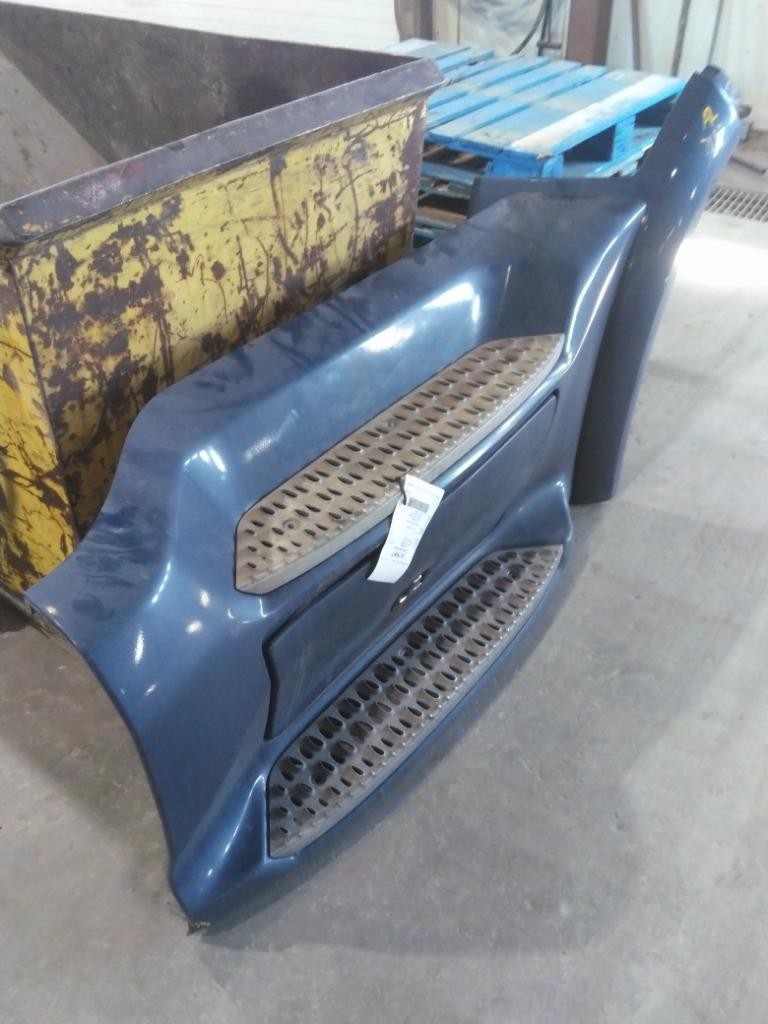 For 2013 PETERBILT 579 SIDE FAIRING Right , MN