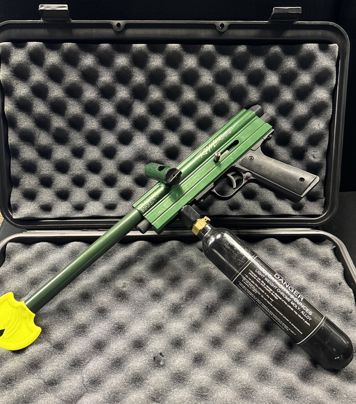 Brass Eagle Raptor | Green Paintball Marker | Empty CO2 Bottle | w/Carrying Case