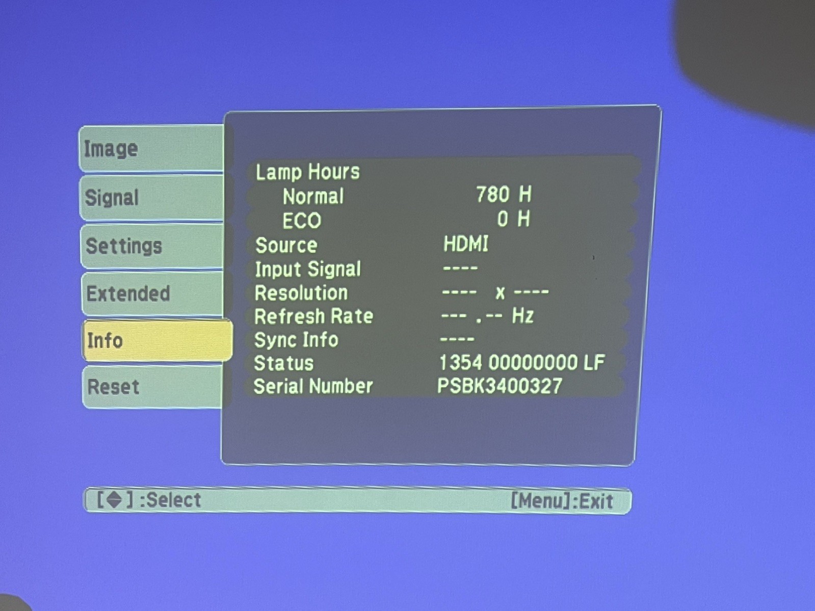 Epson PowerLite 1221 3LCD Projector H429A 1 - GREAT CONDITION