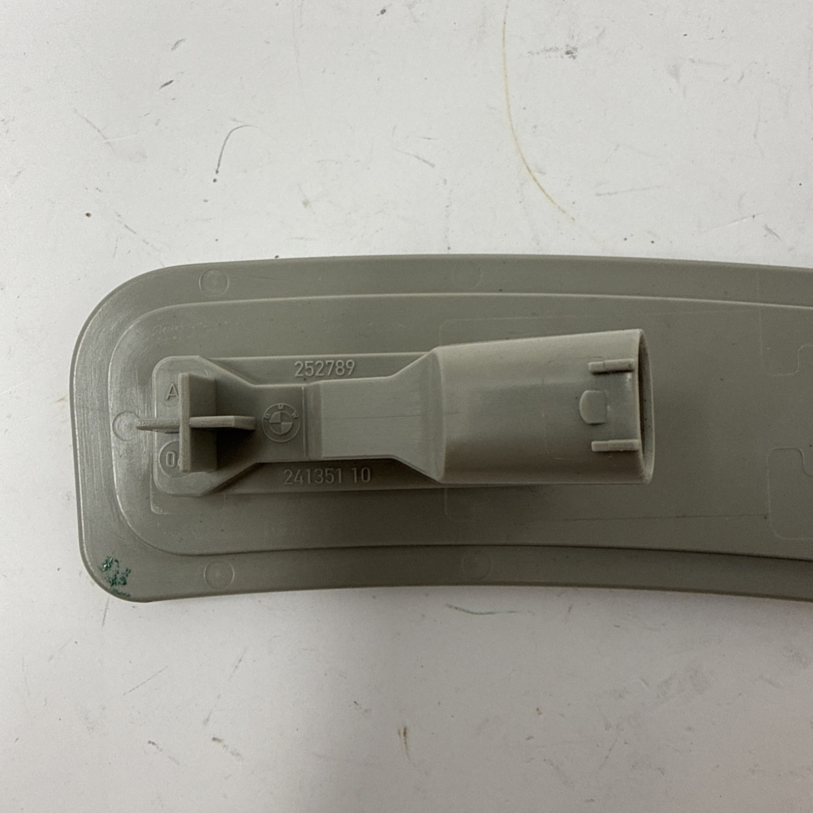 23-25 BMW 7 SERIES LEFT REFLECTOR PANEL LIGHT LAMP SIDE 63149880027 OEM