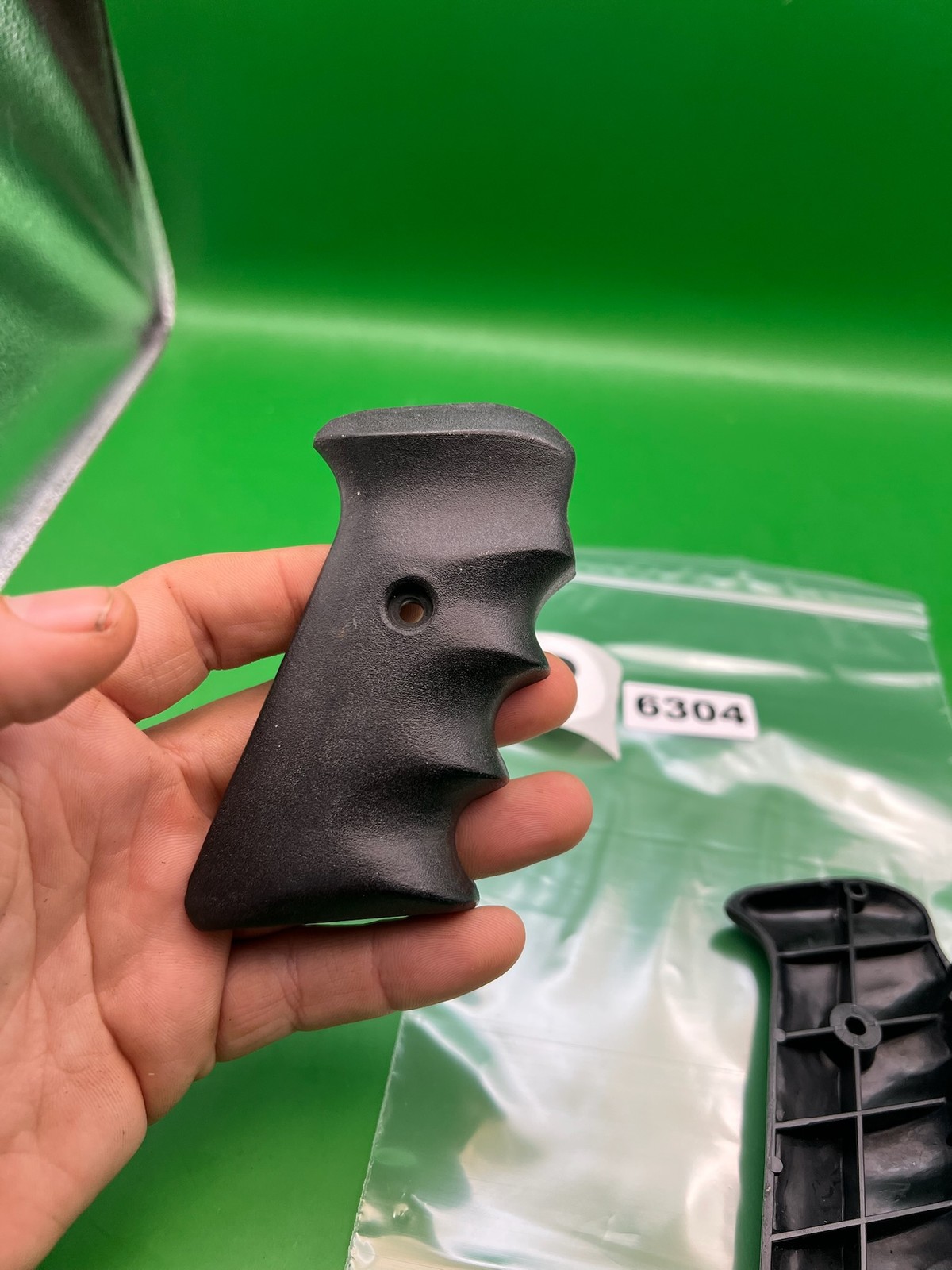 Single Hole Automag Grips