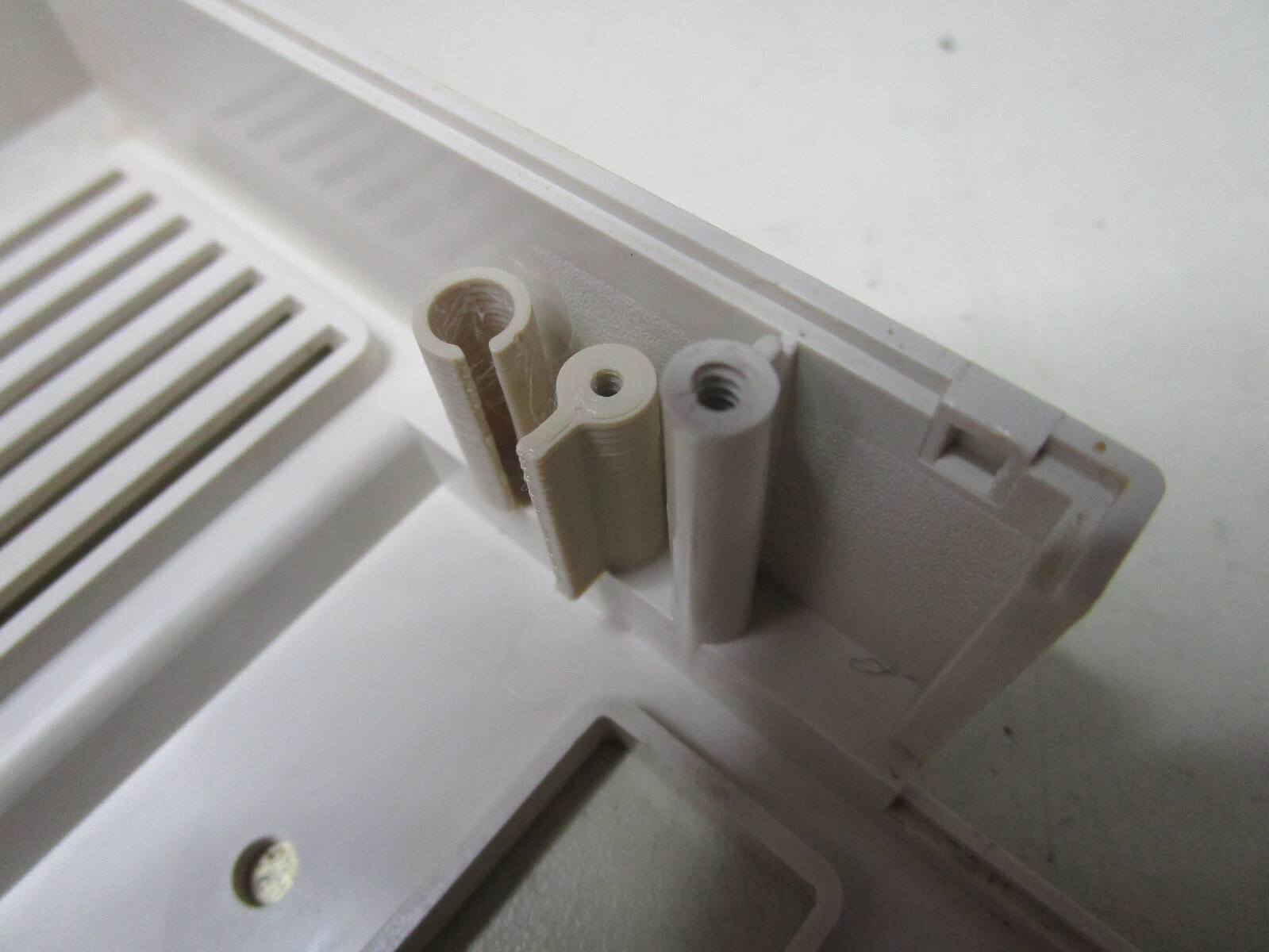 3D PRINTED INTERNAL CASE REPAIR SUPPORT KIT FOR AMIGA 600 COMMODORE