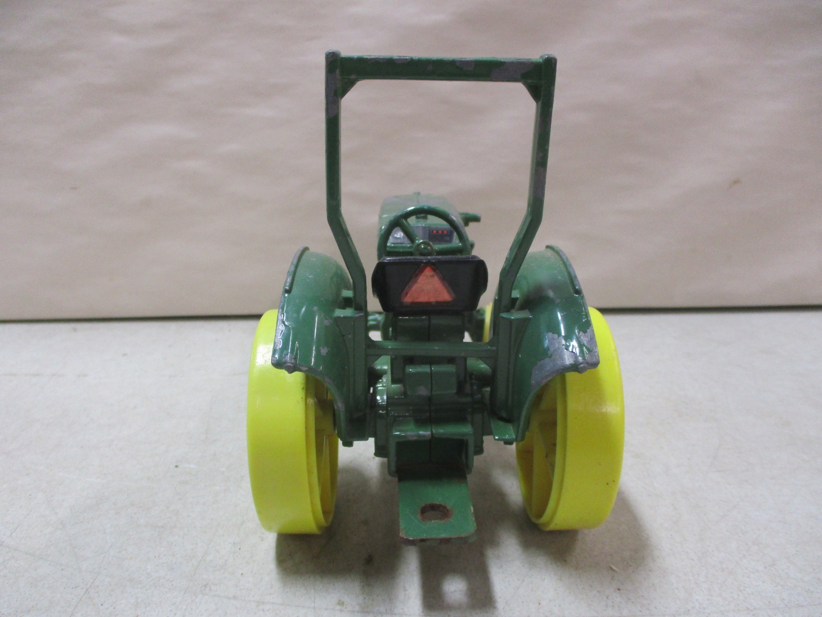 Ertl John Deere Farm Tractor
