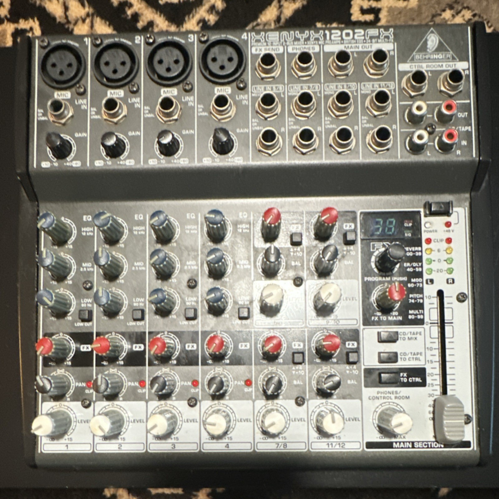 Behringer XENYX1202FX Analog Mixer, 12-Channel, Built-in Effects, XLR/TRS/RCA