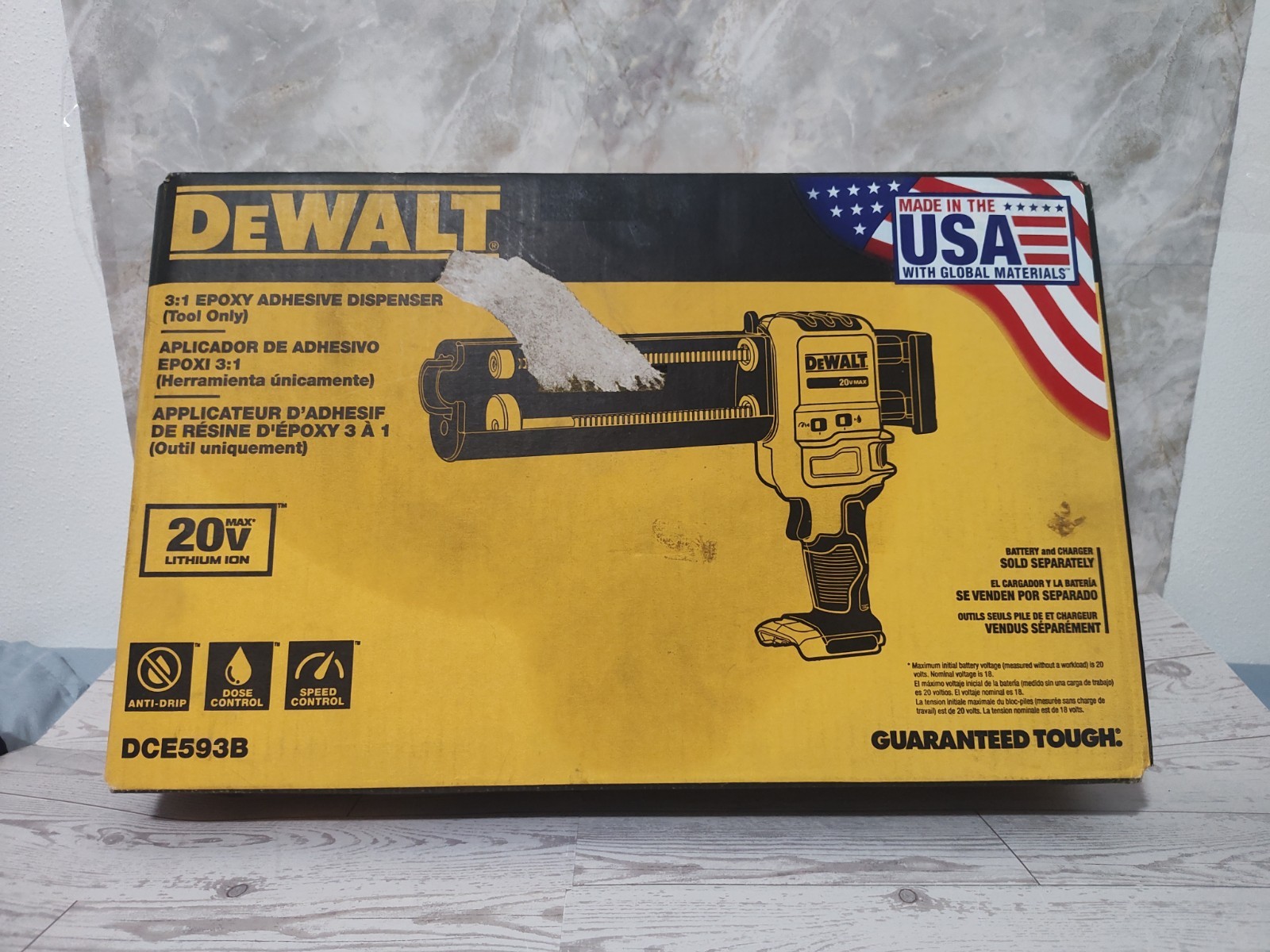 DEWALT 3:1 EPOXY ADHESIVE DISPENSER- IN BOX NEVER USED - TOOL ONLY