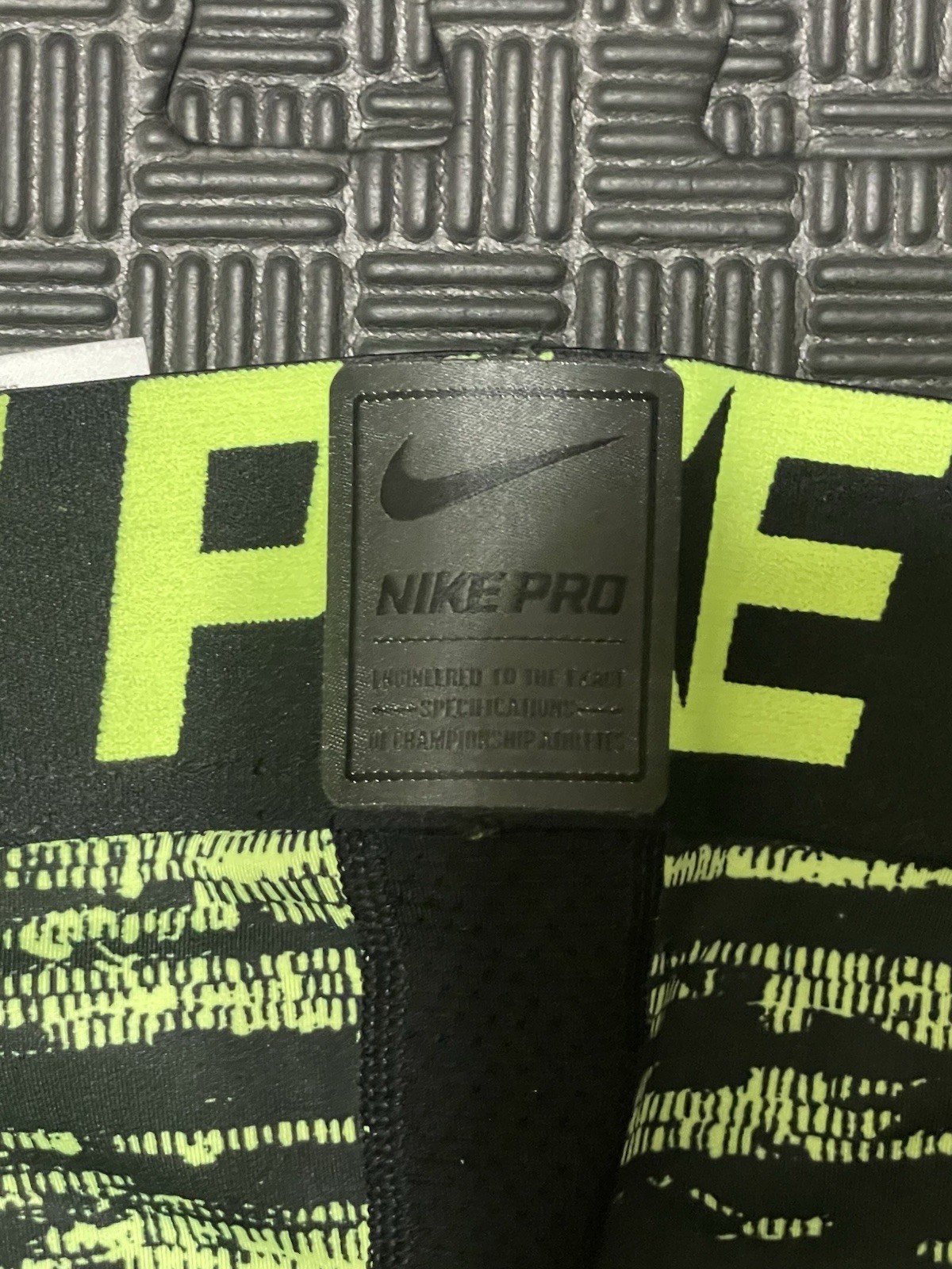 Nike Pro Men Athletic Tights Size Medium Hyperwarm Series compression dri-fit