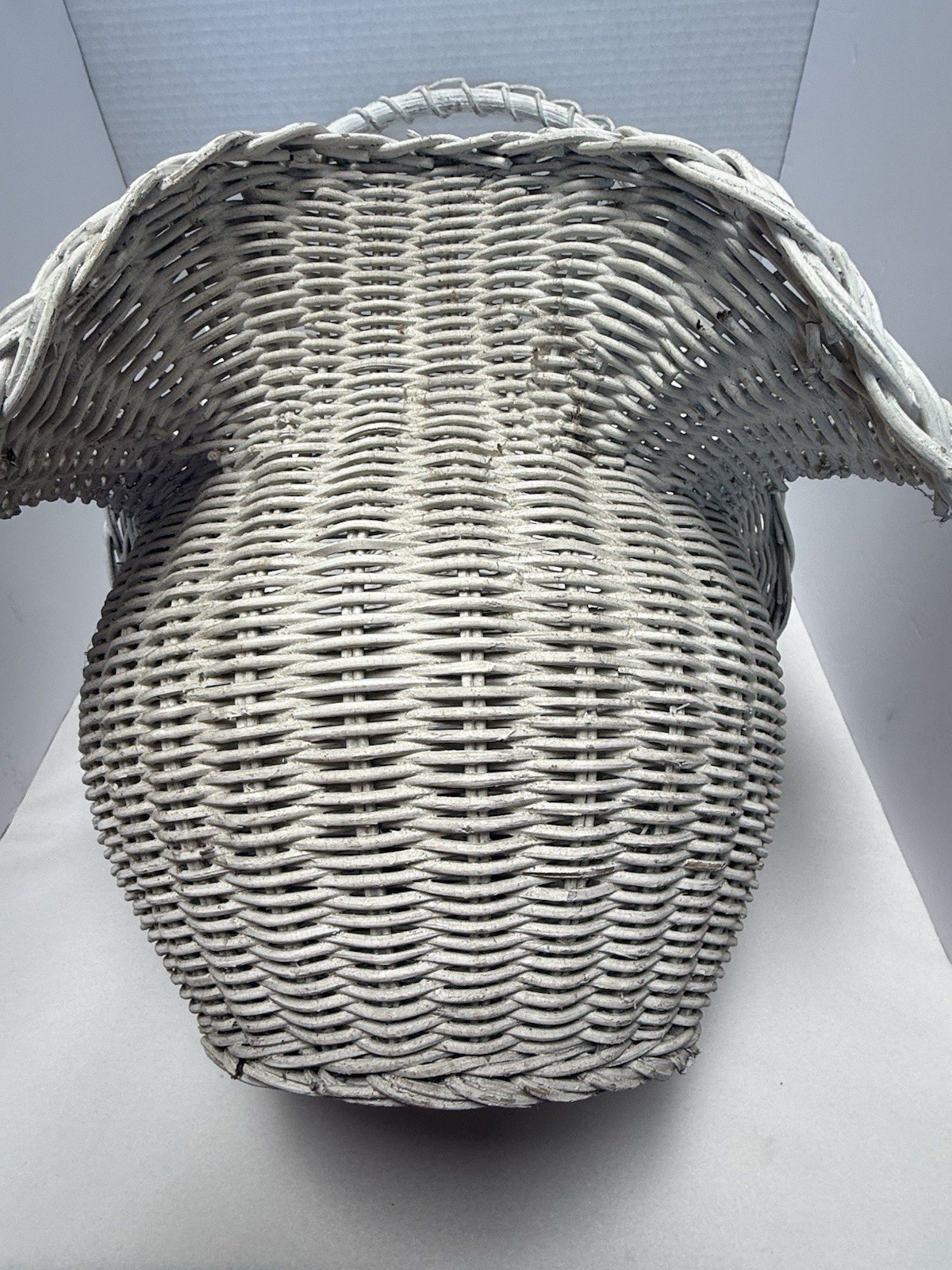 Vintage Trompe L'Oeil 19.5” x 15” White Ruffled Wicker Easter Basket with Handle