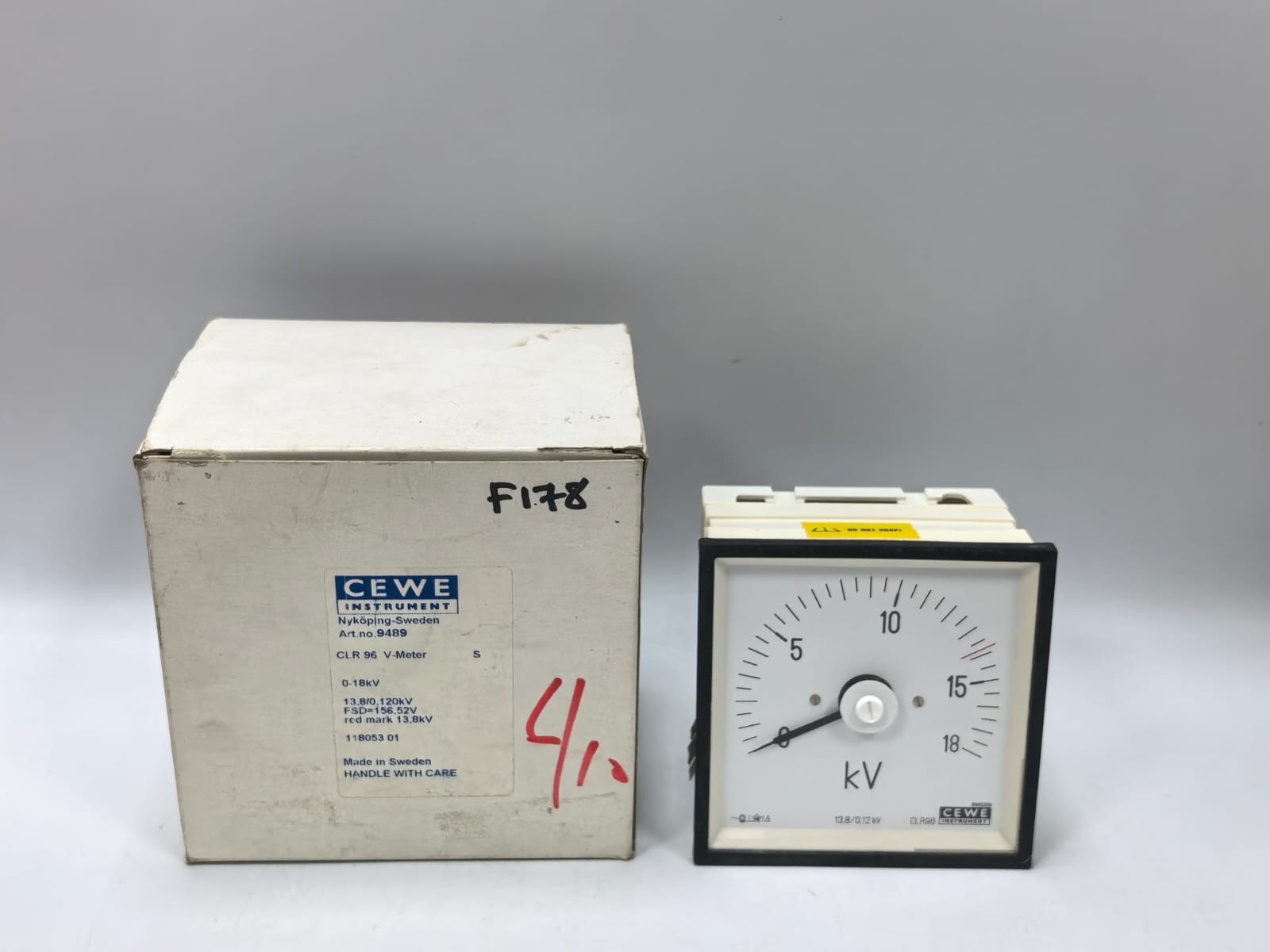 CEWE INSTRUMENTS CLR96 VOLT ANALOG PANEL METER 9489 0-18KV