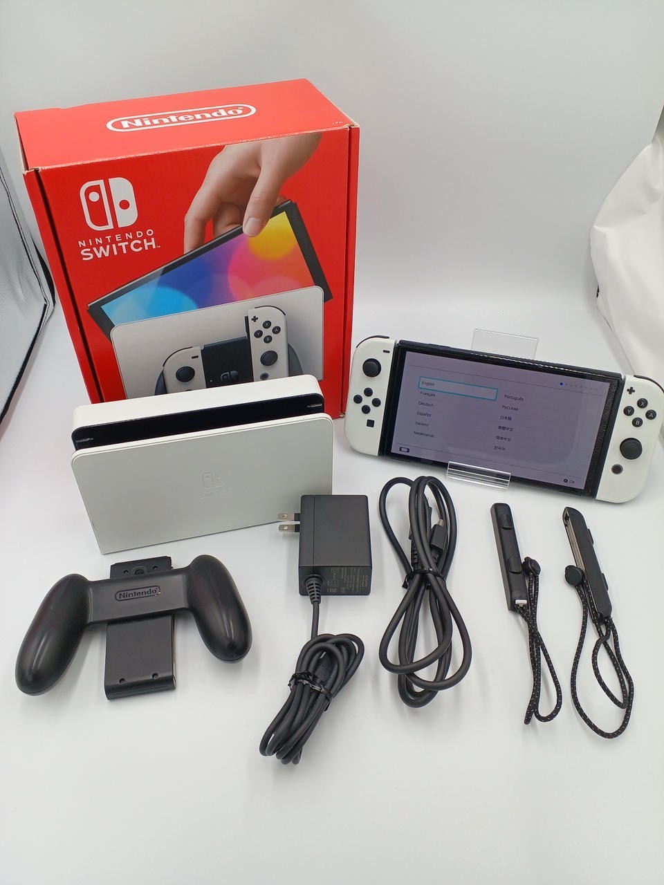 OLEDSWITCH NINTENDO / Nintendo Model Number: HEG-001