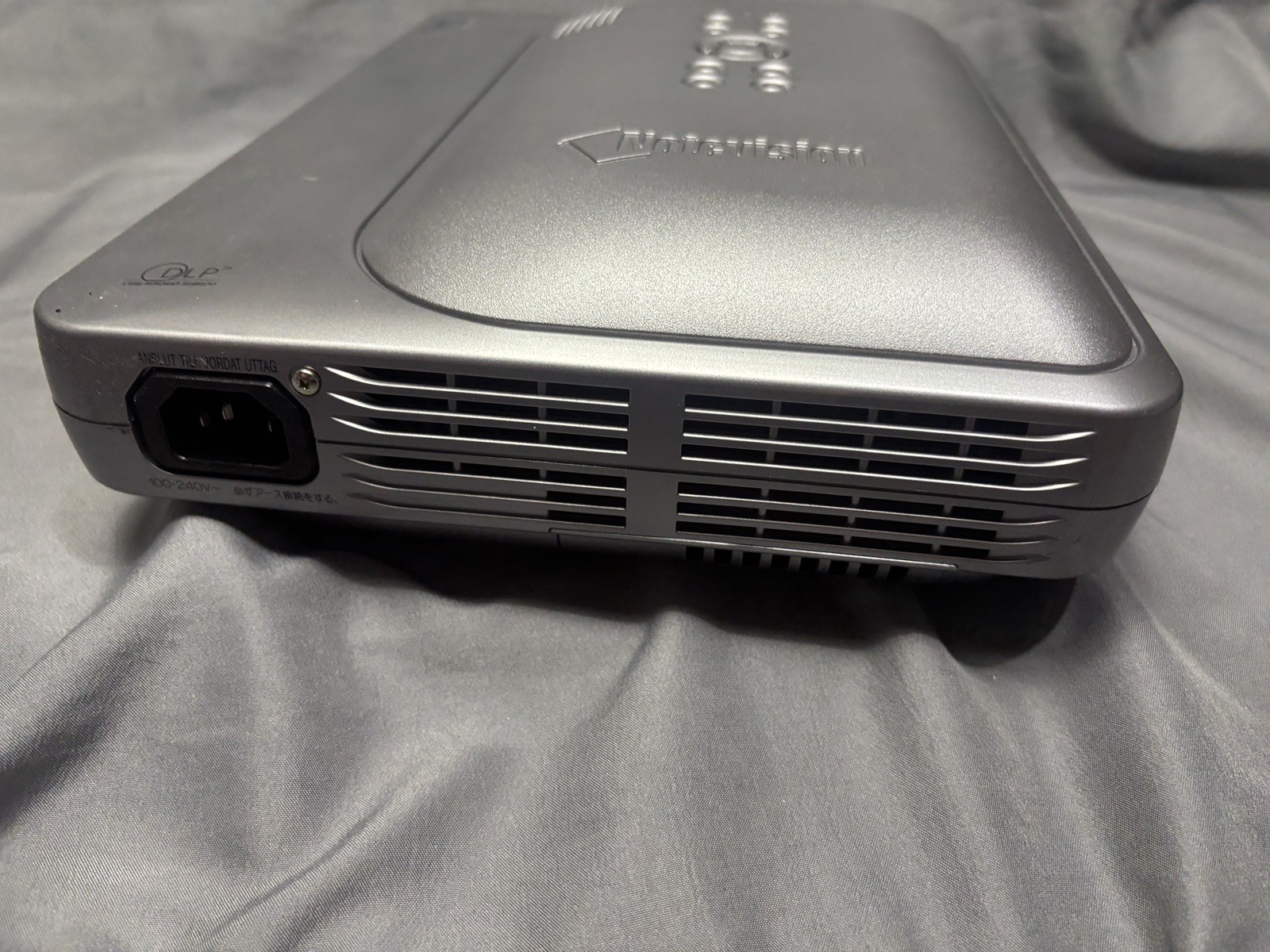 SHARP NOTEVISION PG- M20X DIGITAL VIDEO PROJECTOR W/ ACCESSORIES DLP