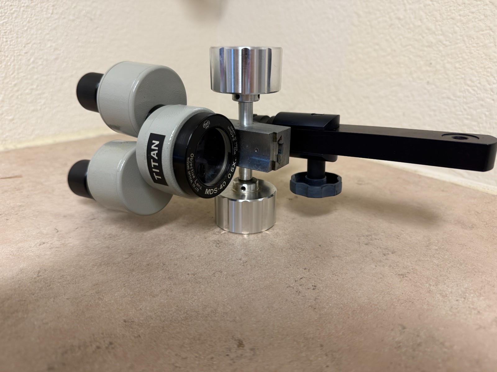 ESK Titan MDS-40 0.5X 240MM Microscope Head Mount Only
