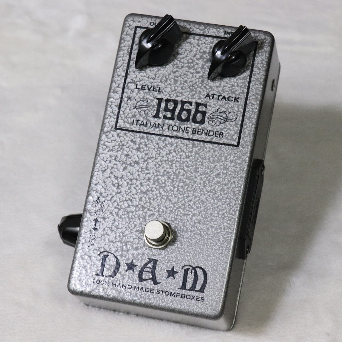 D.A.M. 1966 Tone Bender Replica