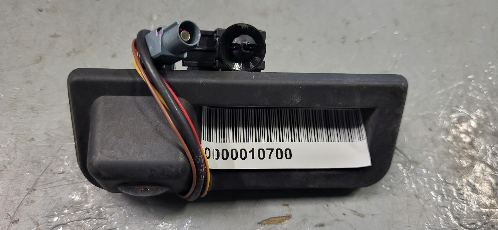VOLKSWAGEN JETTA Camera/Projector 17A 827 566