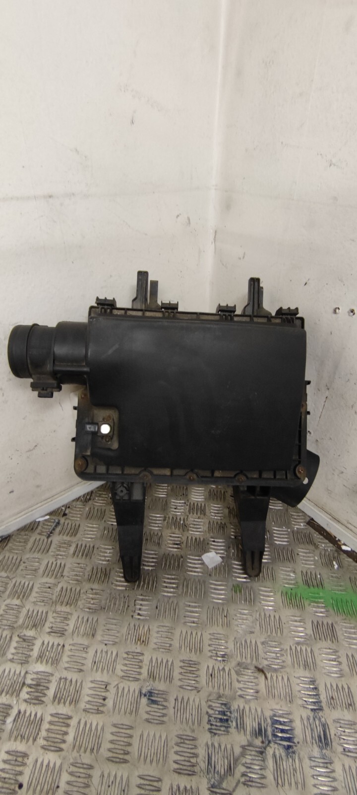 *VOLKSWAGEN CRAFTER 2.0TDI AIR INTAKE BOX/AIR FLOW METER 2E0129601D