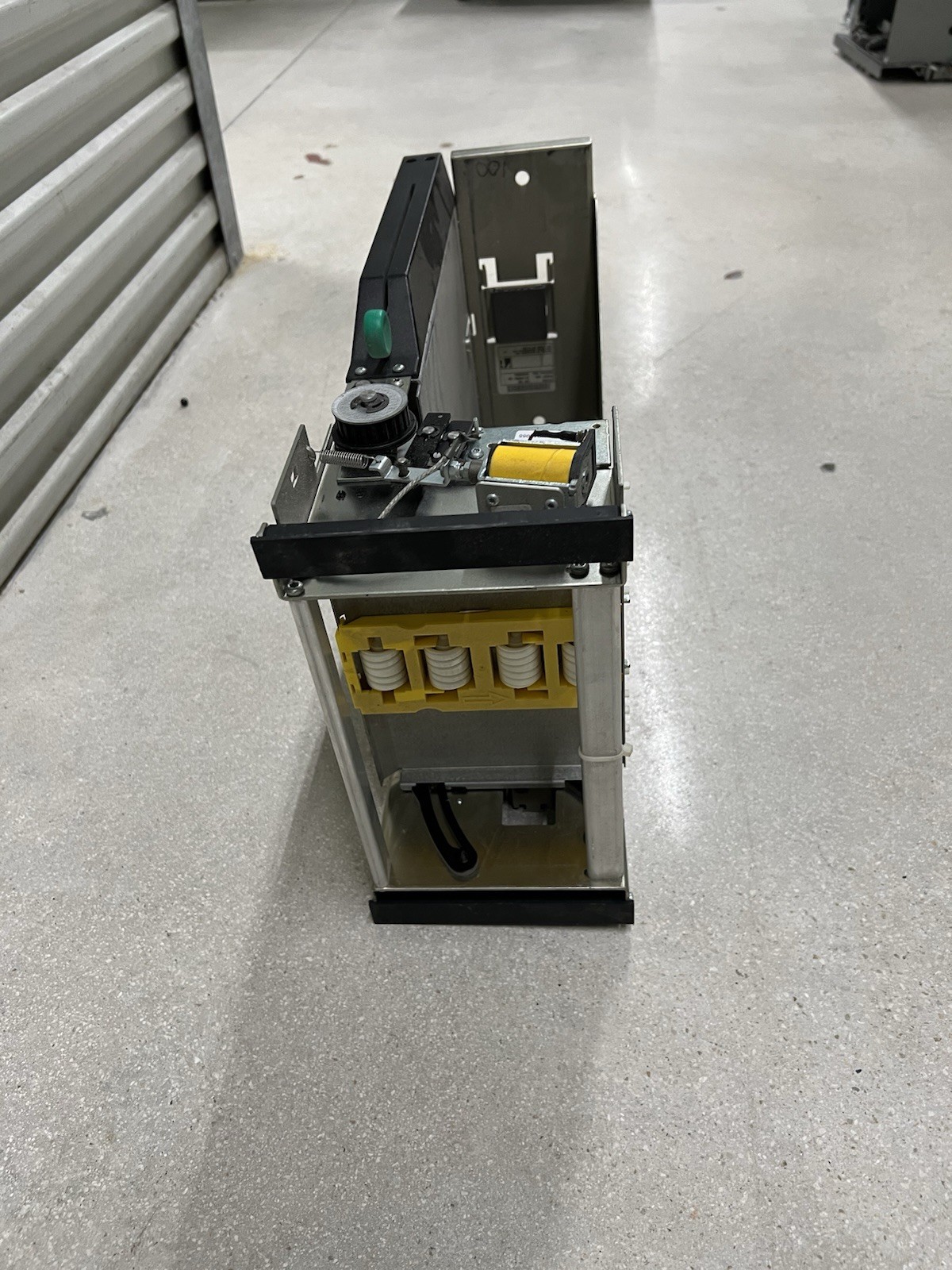 Talaris  ATM TYPE FM102 PN 0115253-09 SN 0483864 Dispenser