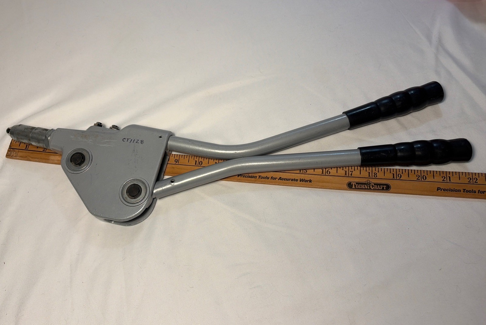 Vintage Riveter Tool Heavy Duty Good Condition (Rivet Gun)