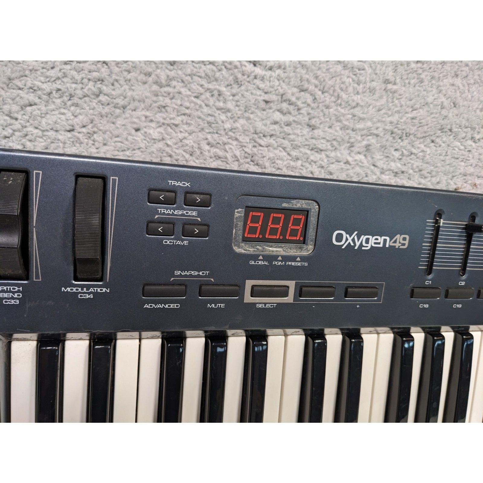 M-Audio Oxygen 49 (3rd Gen) Electronic Midi Keyboard
