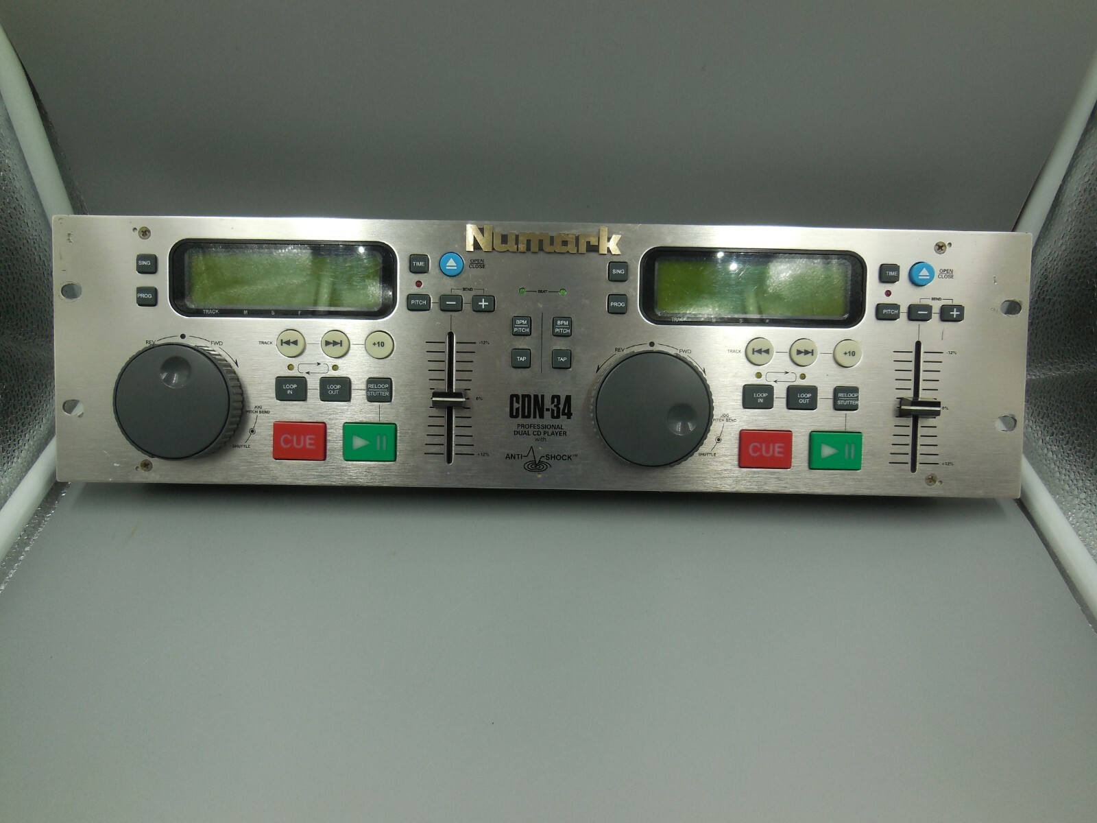 NUMARK CDN-34 PROFESSIONAL DJ DUAL CD CONTROLLER WITH ANTI-SHOCK BUFFER MEMORY