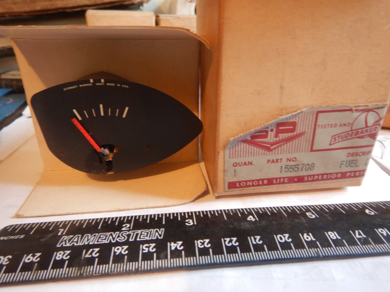 NOS 62 STUDEBAKER LARK GAS FUEL GAUGE 1555708 1962