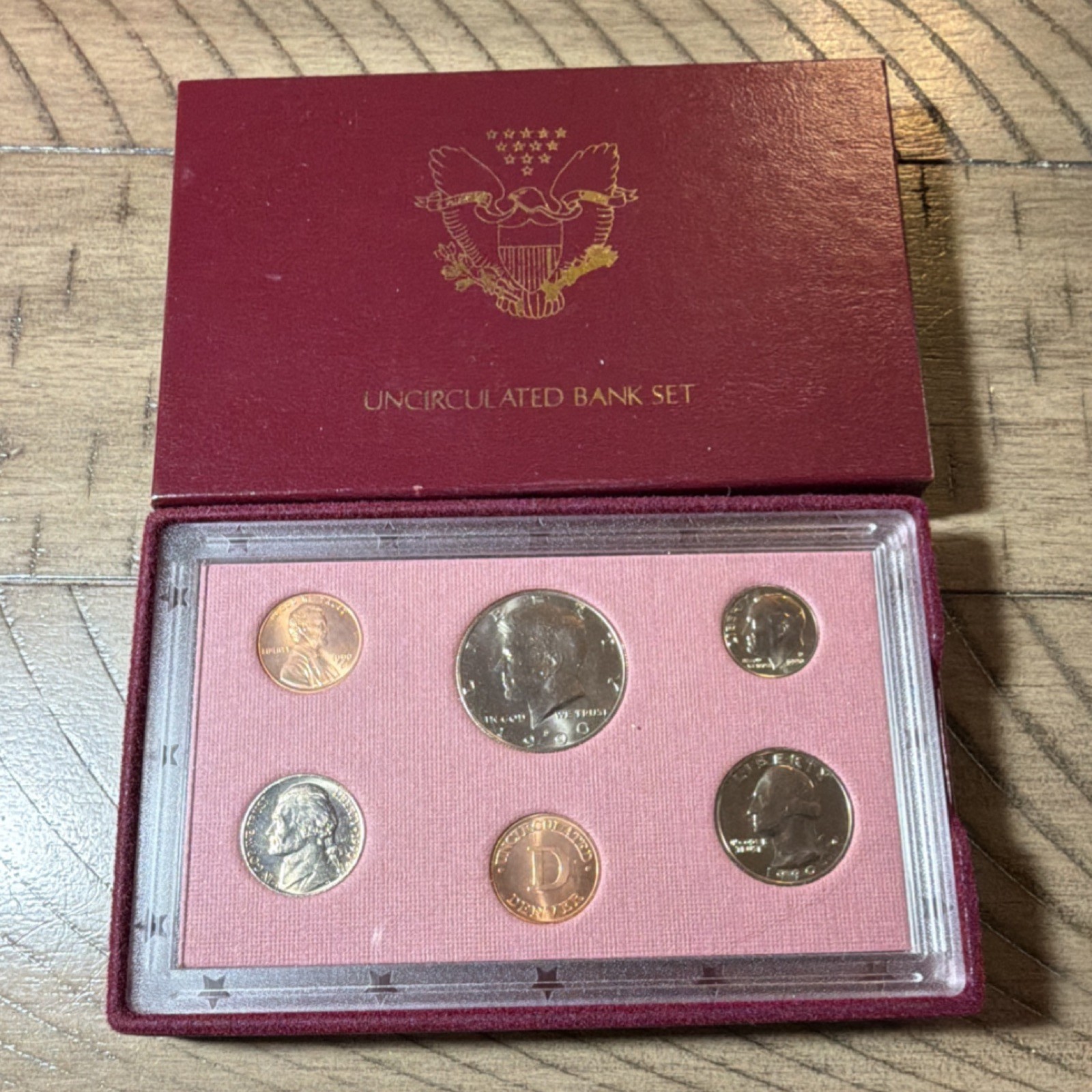 U.S. Mint Uncirculated Bank Set Multicolor with Presentation Case
