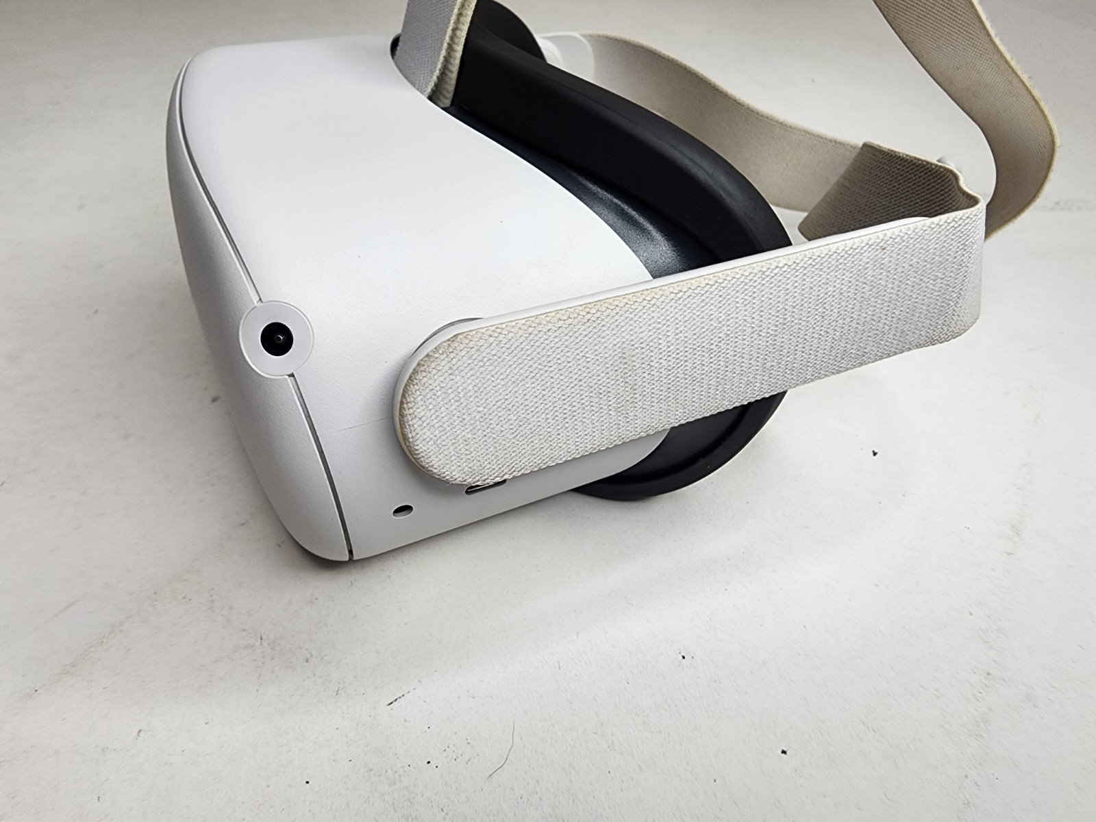 Meta Oculus Quest 2 128GB VR Headset ONLY NO CONTROLLERS