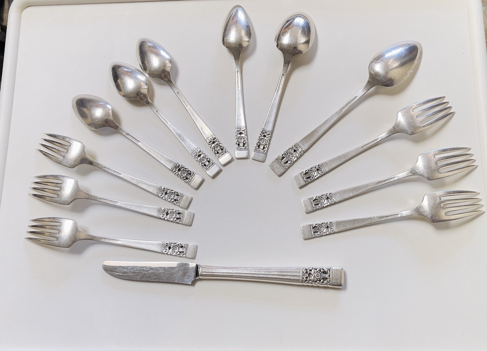 Vtg 1936 CORONATION 13Piece Oneida Community Plate Silverware