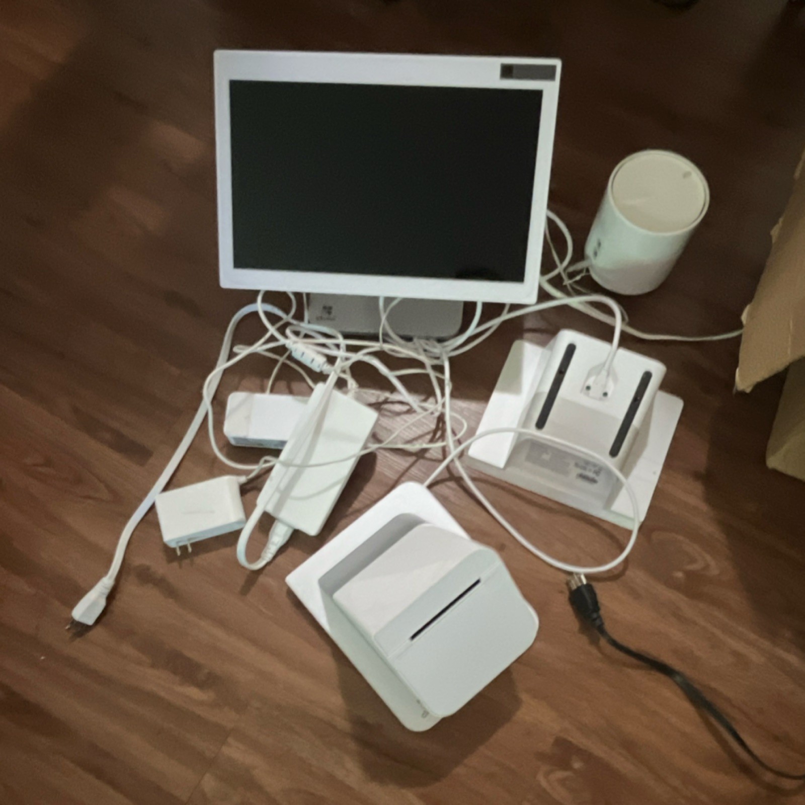 Clover POS System Touchscreen Monitor, Card Reader, Receipt Printer, White