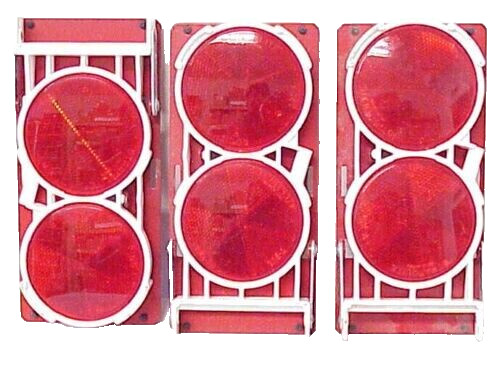 VINTAGE ANTHES ROADSIDE FLARES RED REFLECTORS EMERGENCY KIT IN METAL BOX