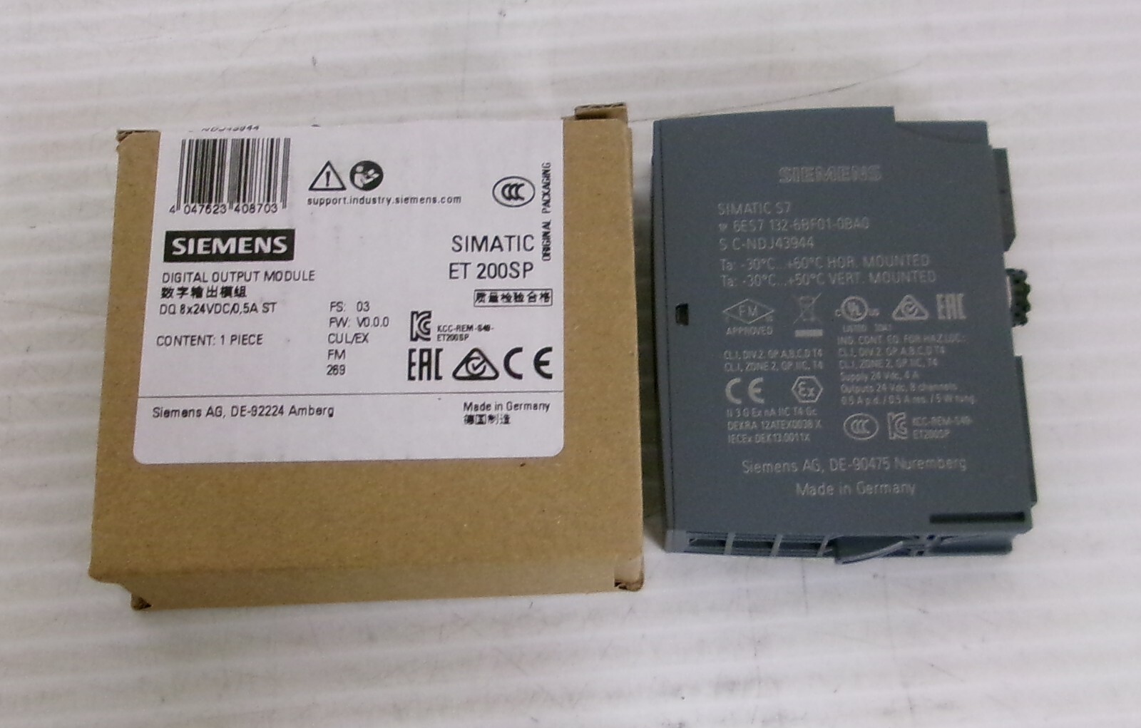 Siemens 6ES7-132-6BF01-0BA0 Digital Output Module DQ8x24VDC 0,5A USA SELLER
