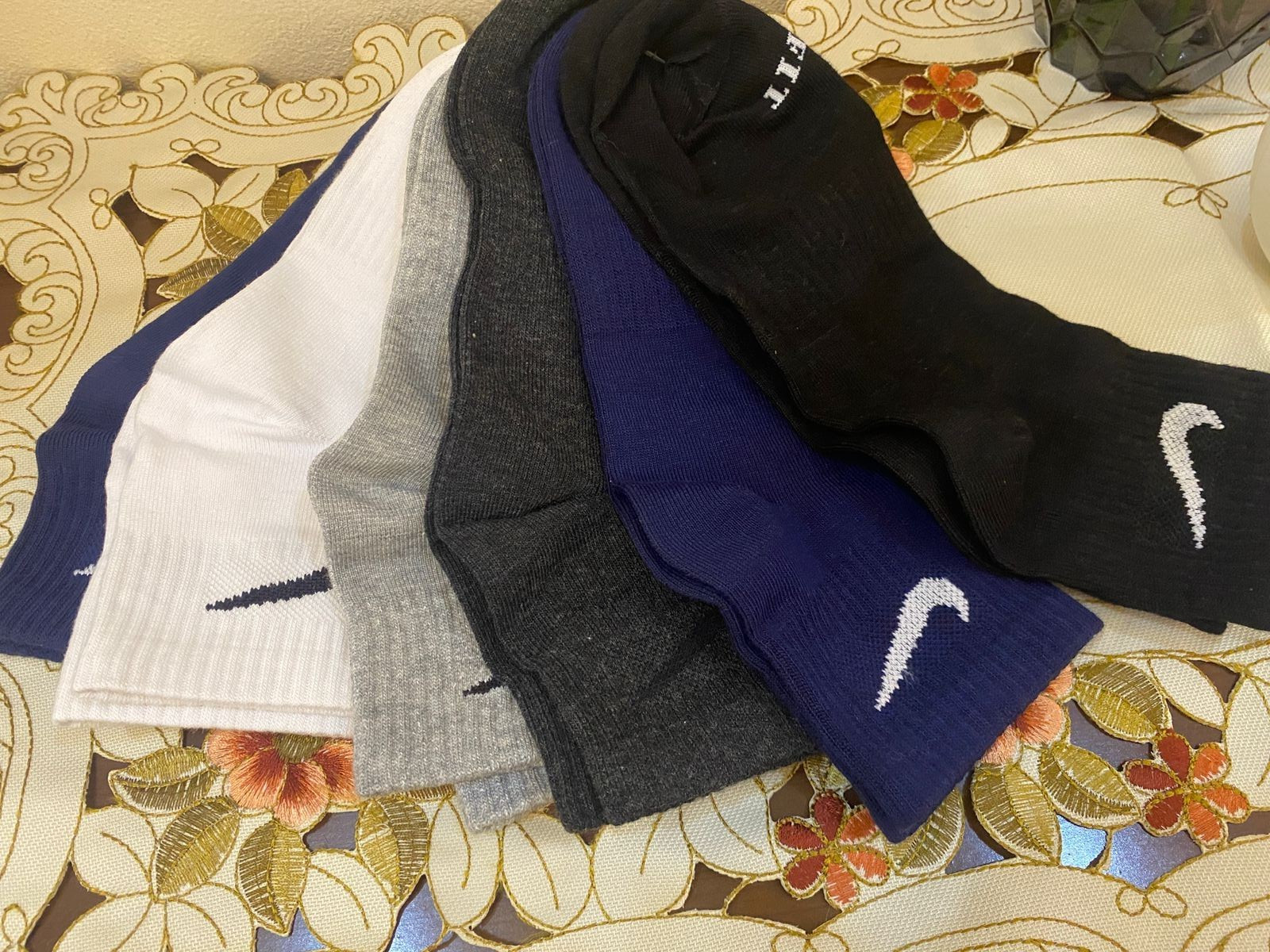 Nike  Crew Socks 6 Pairs ( Black ,Ash, White, Navy, Blue )