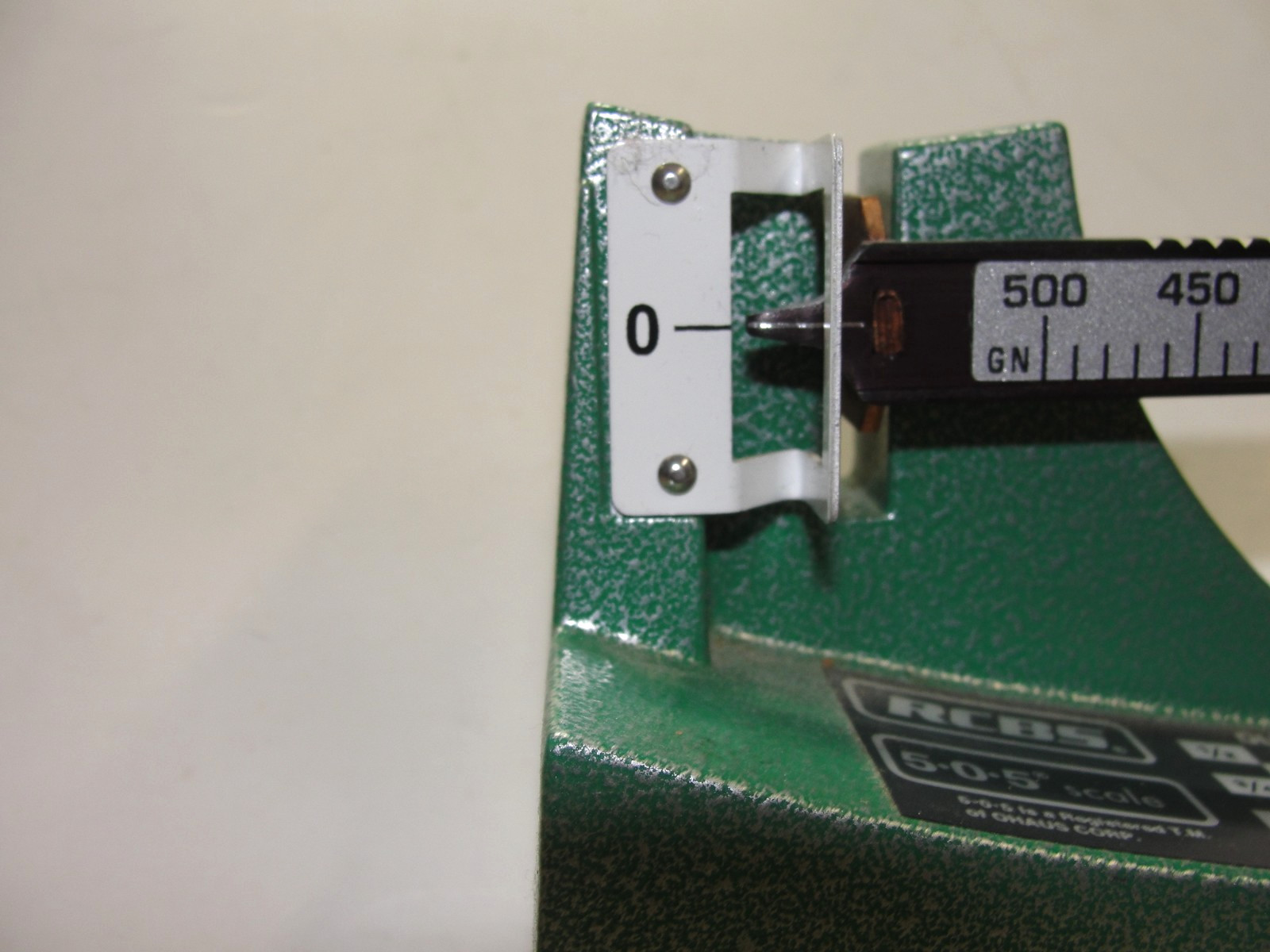RCBS 5-0-5 RELOADING SCALE IN EXCELLENT USED CONDITION