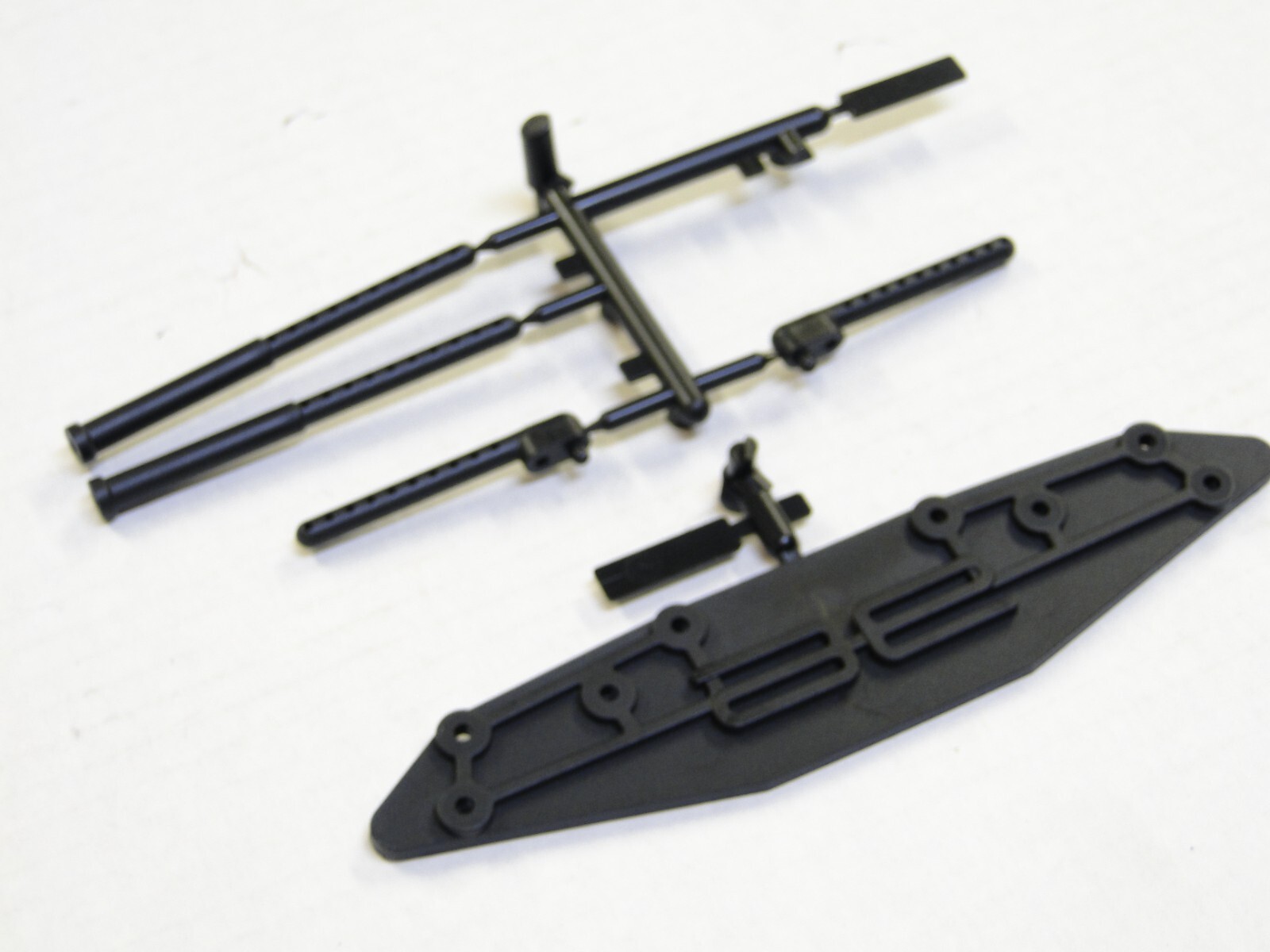 NEW ASSOCIATED RC10DS Bumper Front & Body Mounts AG7