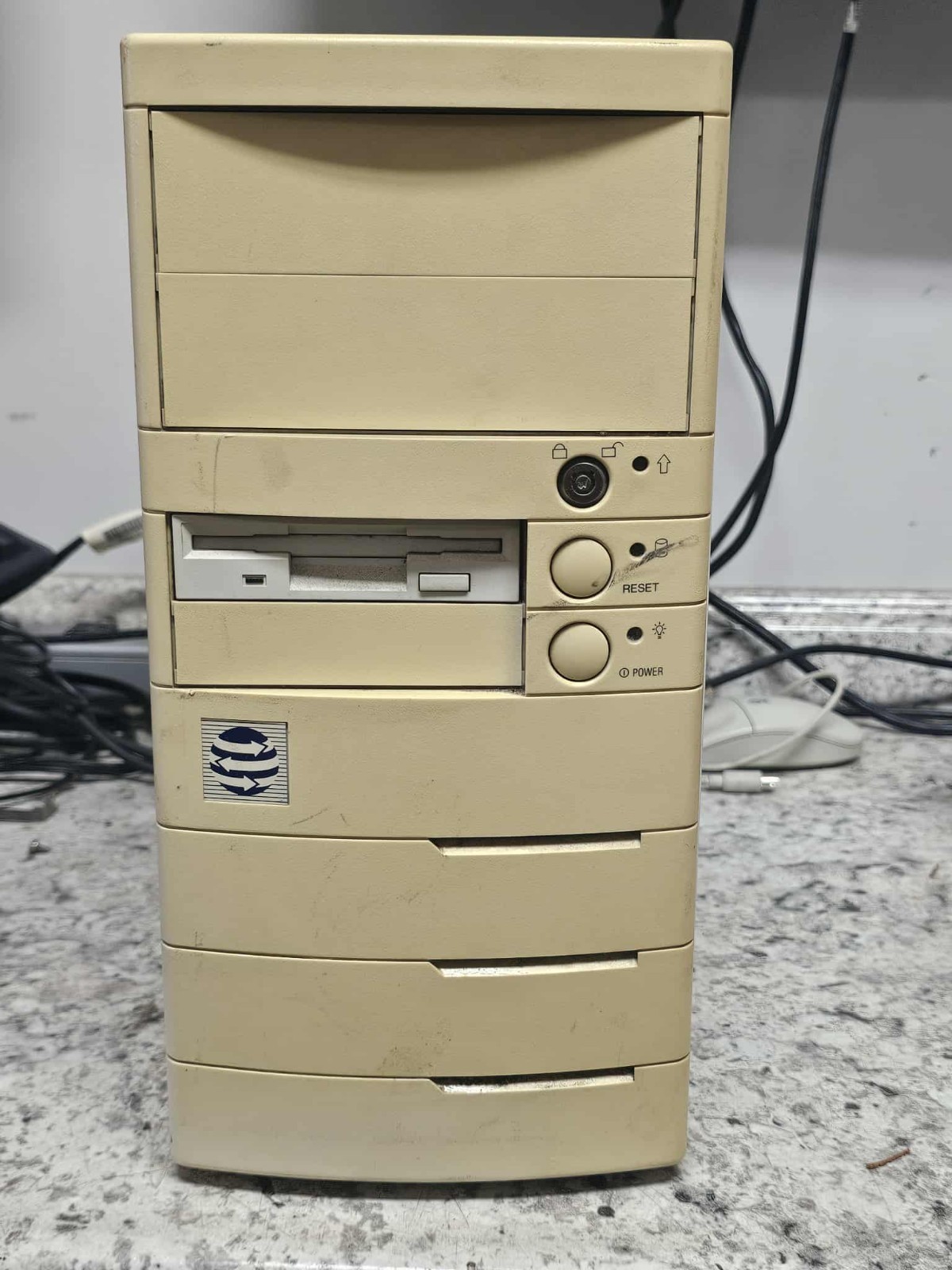 Vintage Baby AT Desktop 4DMS-HL3G Socket 3 FPM w/Pentium Overdrive VLB ISA Power