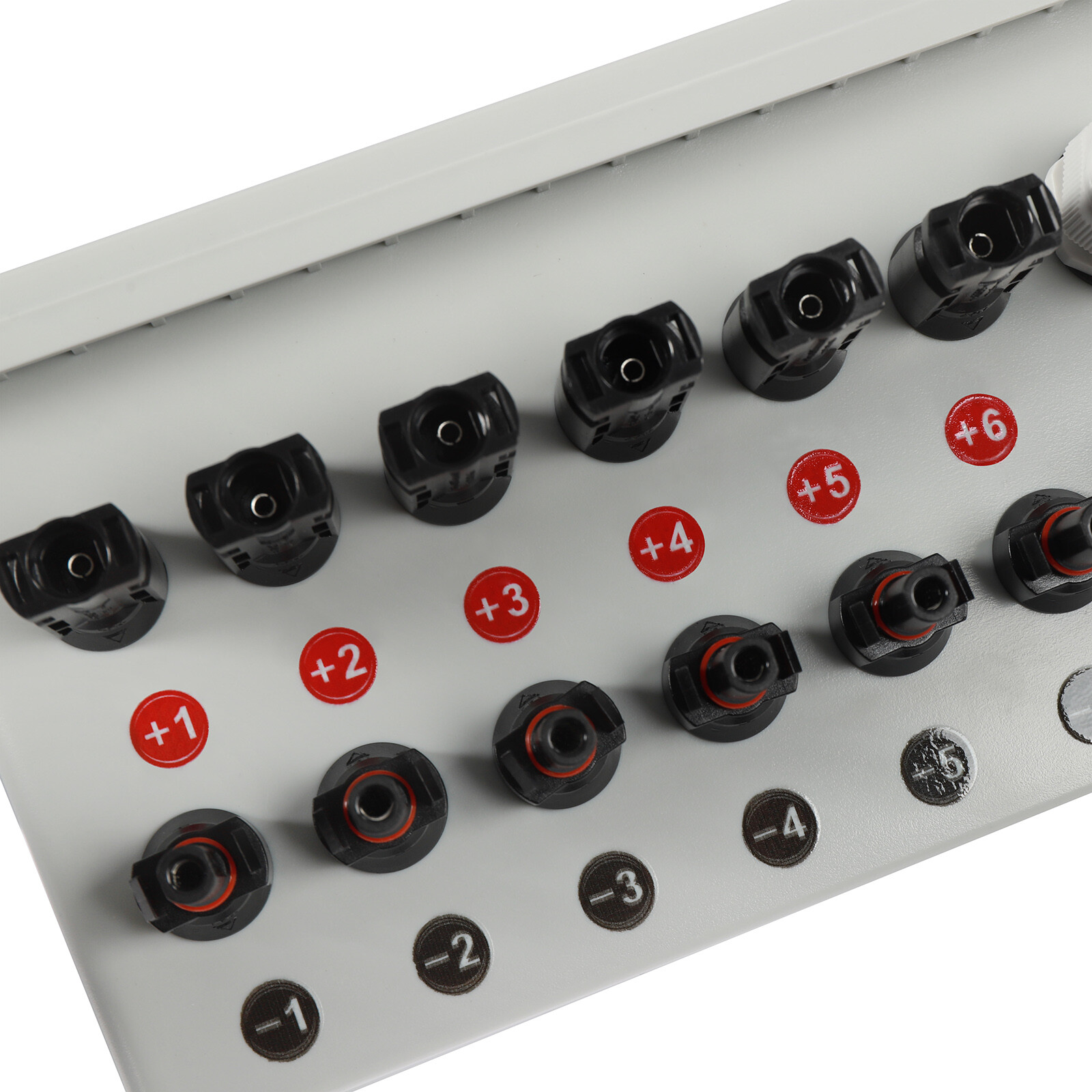 6 String Solar PV Combiner Box 15A Circuit Breaker for Solar Panel Plastic
