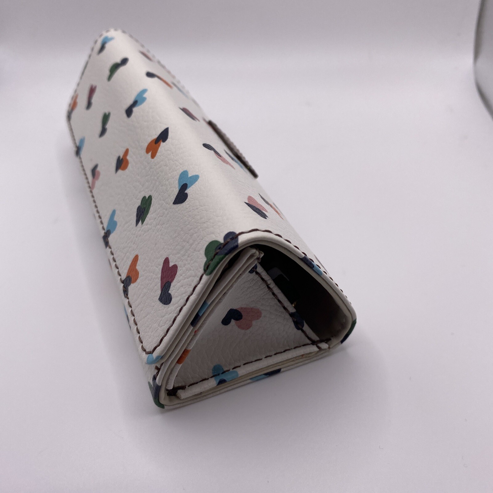 Fossil Sunglasses Glasses & Hard Case White With Hearts Magnet Closure - EUC