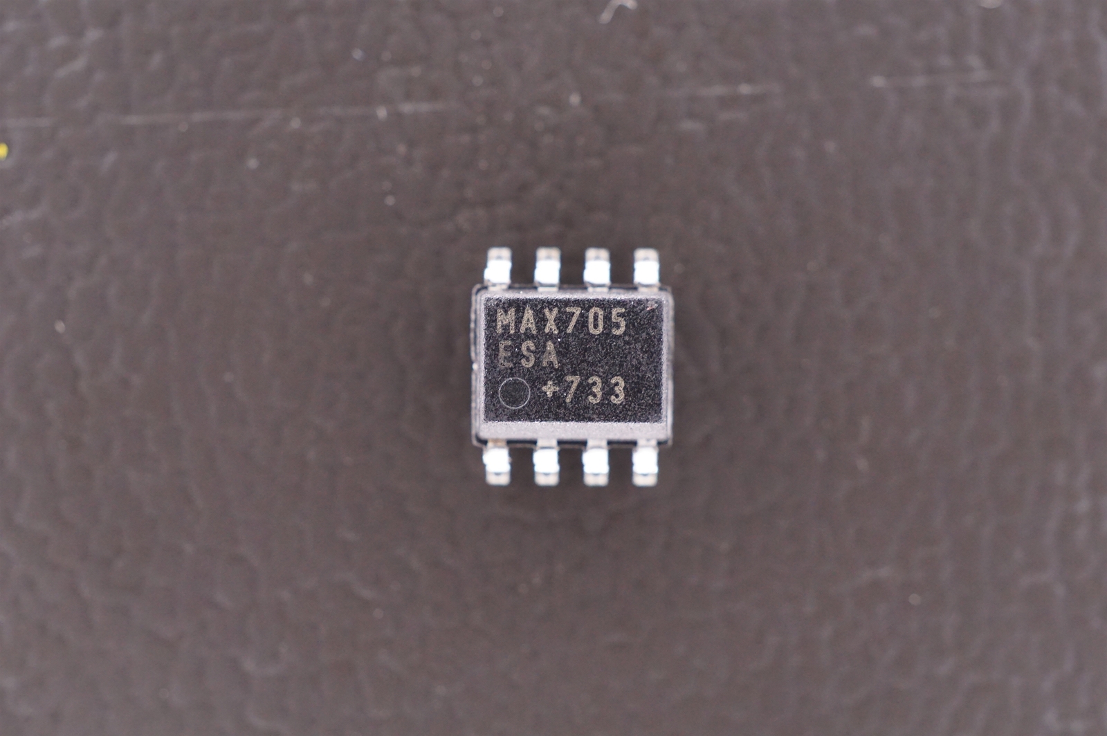 MAX705ESA+ Maxim Integrated Microprocessor µP Supervisory Circuit 8 Pin 8-SOIC
