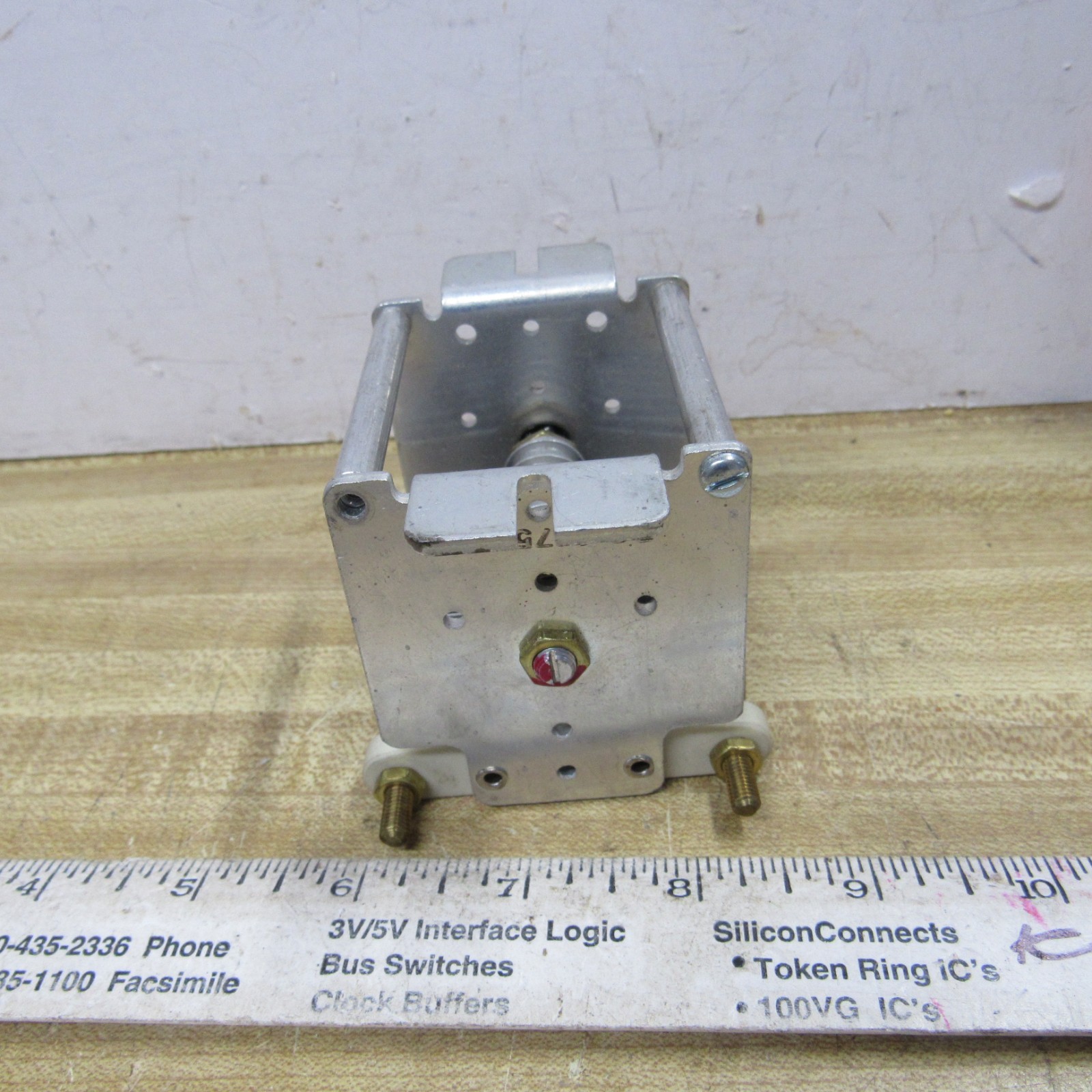 VARIABLE CAPACITOR 100 pF 12 to 101 pF 1/4 inch shaft TRANSMITTING