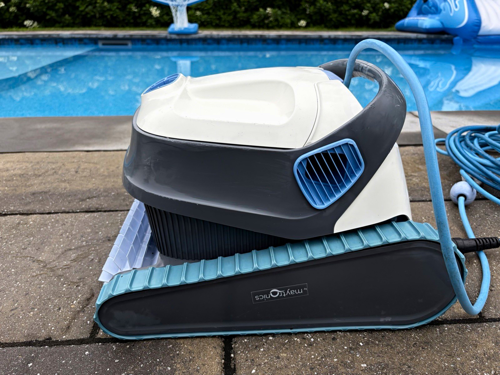 Dolphin S 200 S200 Corded Robotic Pool Cleaner w/ Filter Basket & Power Cord