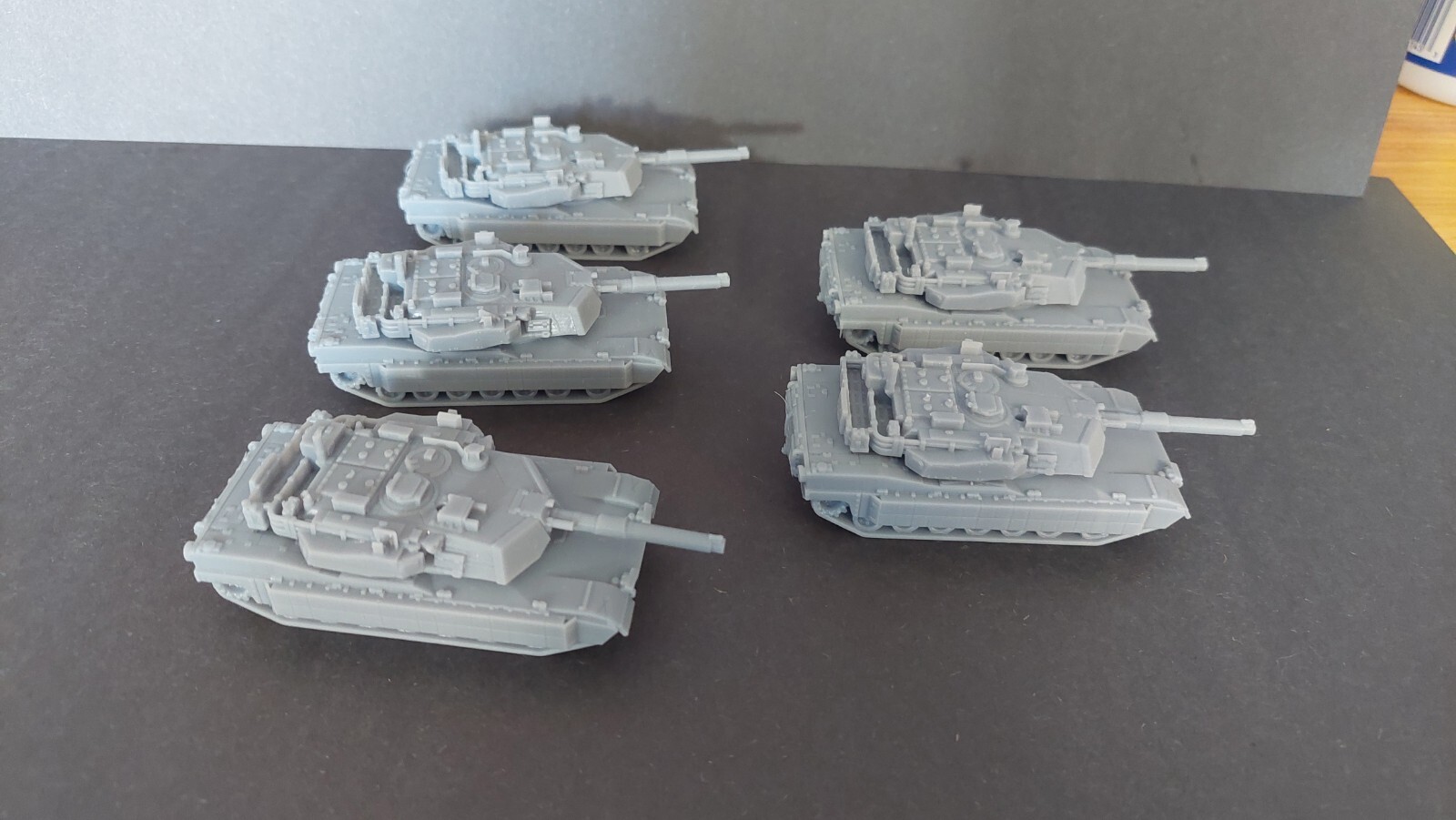 HO Scale U.S. M1A2 Abrams Tanks 1/87th scale miniatures