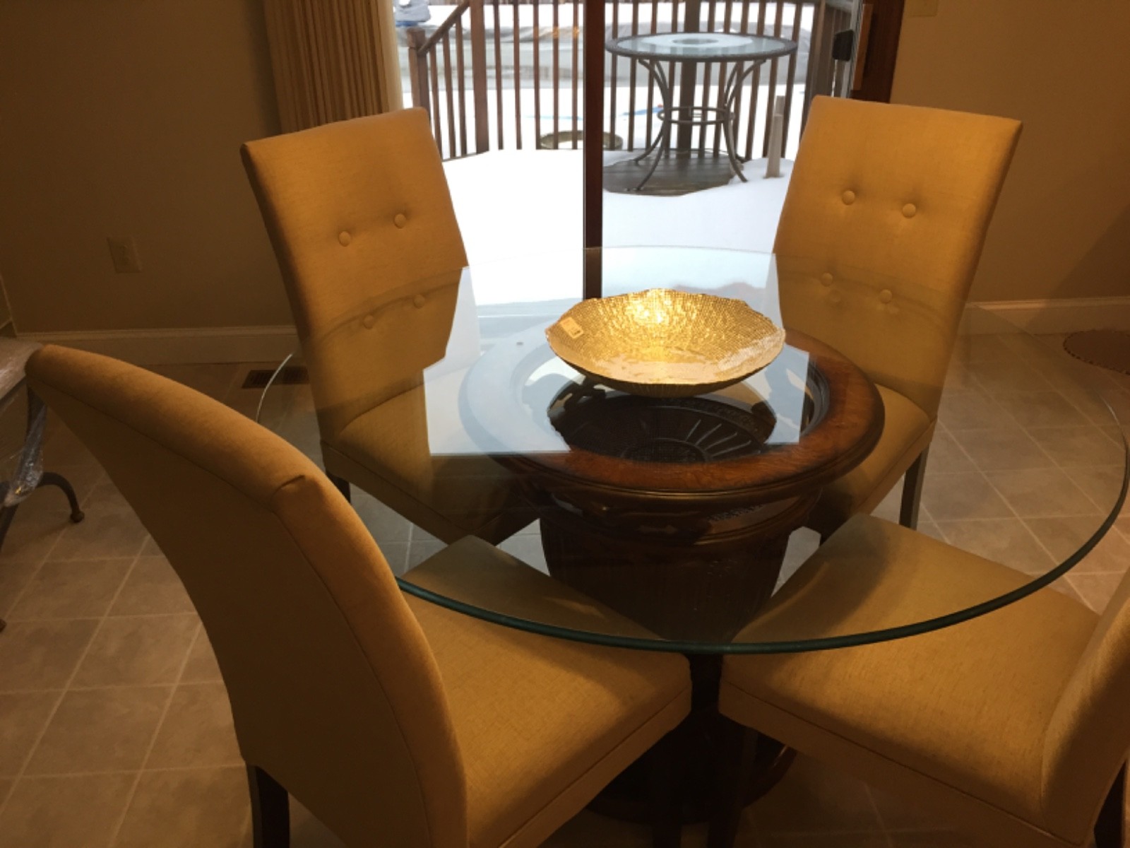 60 inch round table and chairs