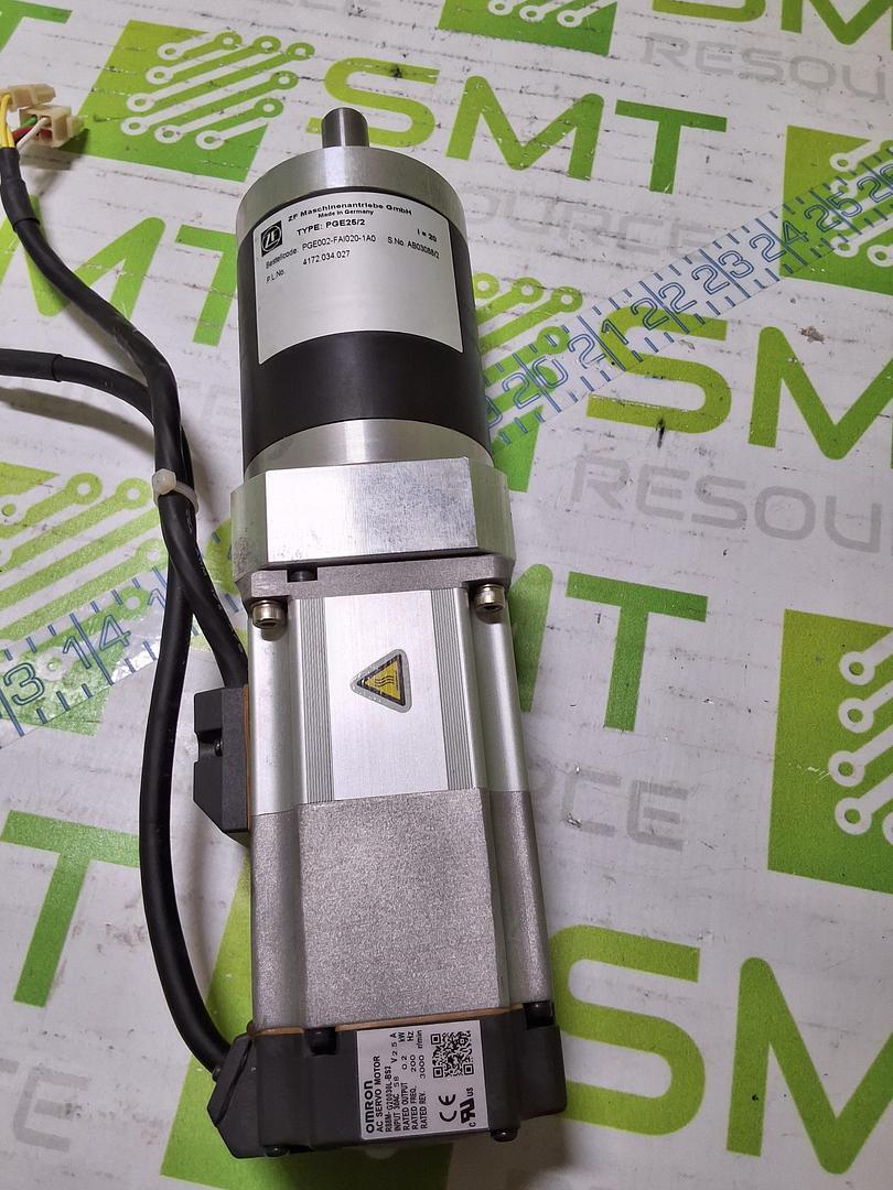 OMRON R88M-G20030L-BS2 SERVO MOTOR WITH ZF MASCHINENANTRIEBE PGE25/2 GEARBOX