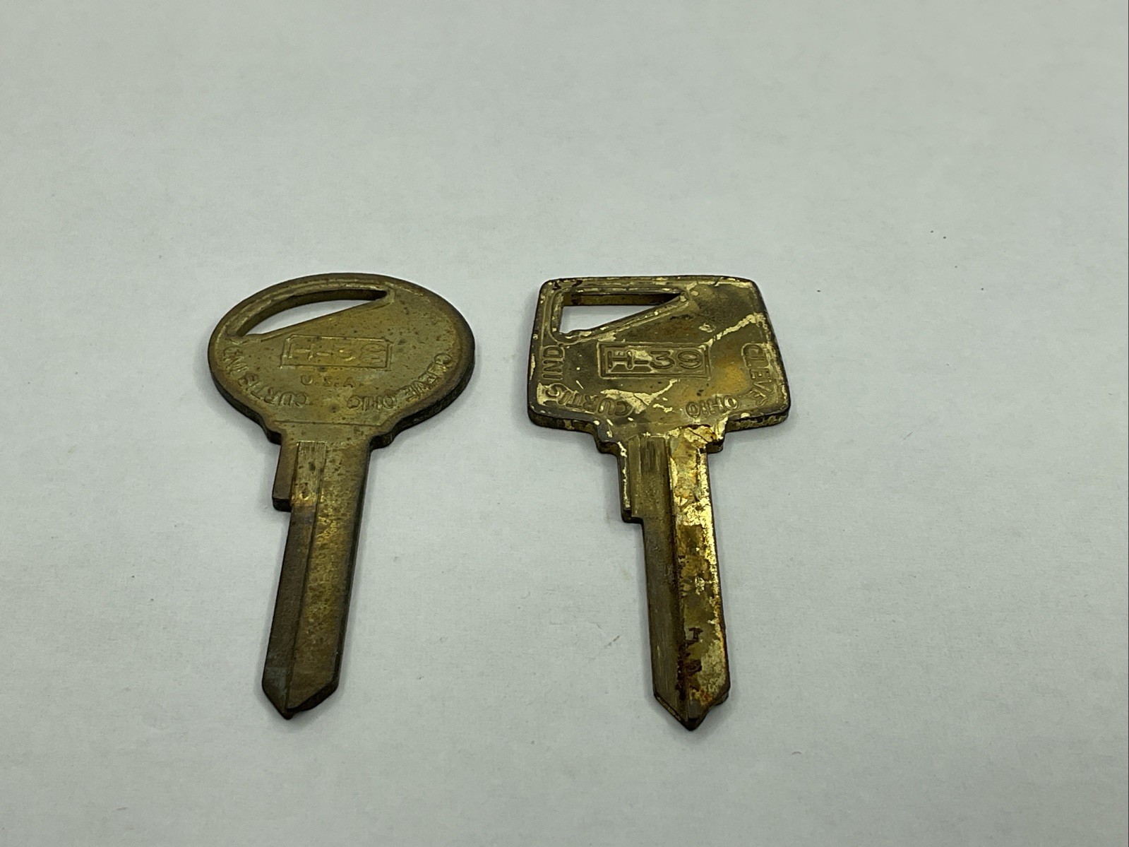 Curtis Industries NOS Key Blank Lot Of 2 Uncut H38 H39 Brass Tone A-CK39