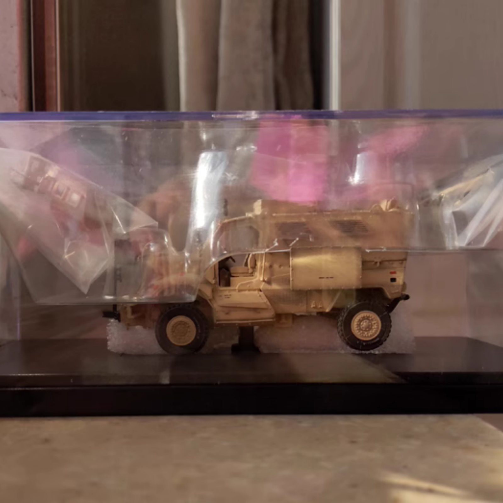 4.3in M1224 US MaxxPro Mine Resistant Anti Ambush Vehicle Finished Model Toy Set