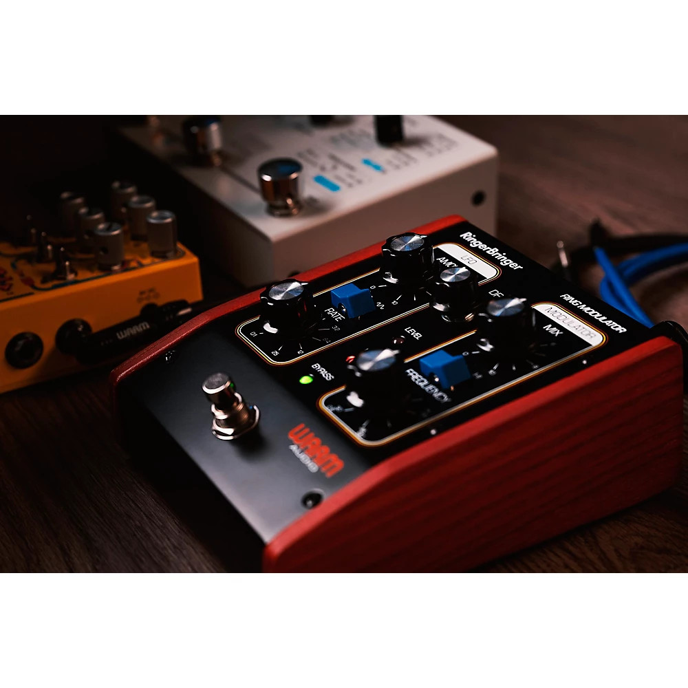 Warm Audio RingerBringer Ring Modulator Effects Pedal Black