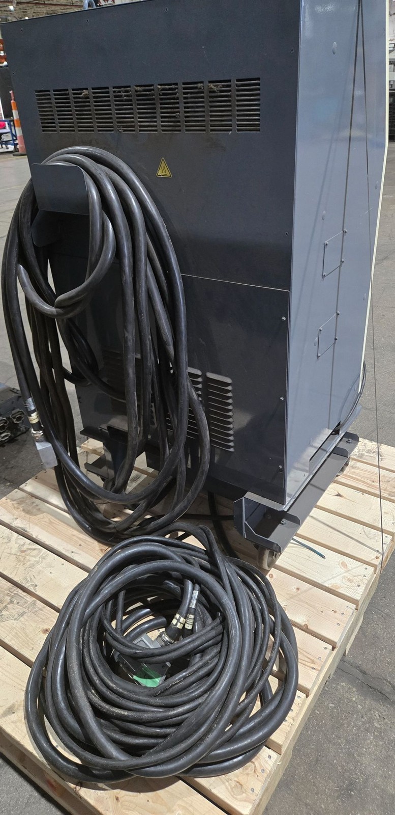 FANUC M900IA/350 Complete with R-J3iC Controller USED