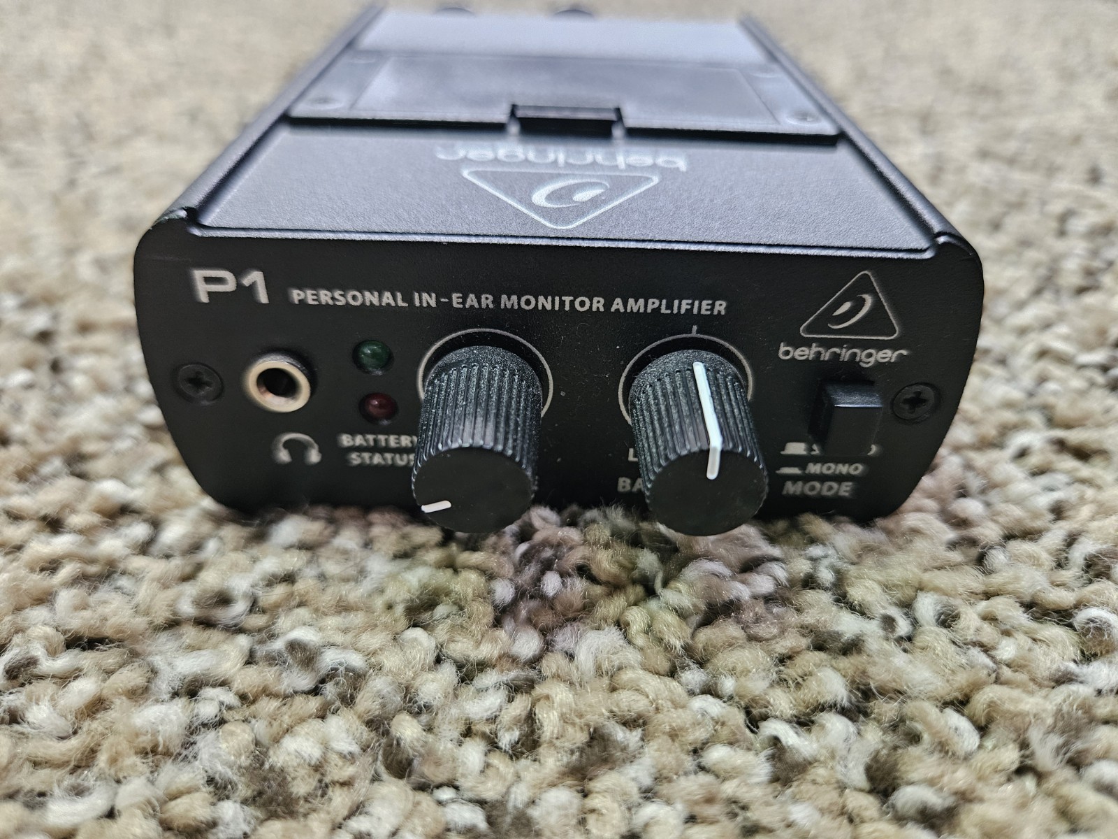 Behringer Powerplay P1 Personal In-Ear Monitor Amplifier/No Battery
