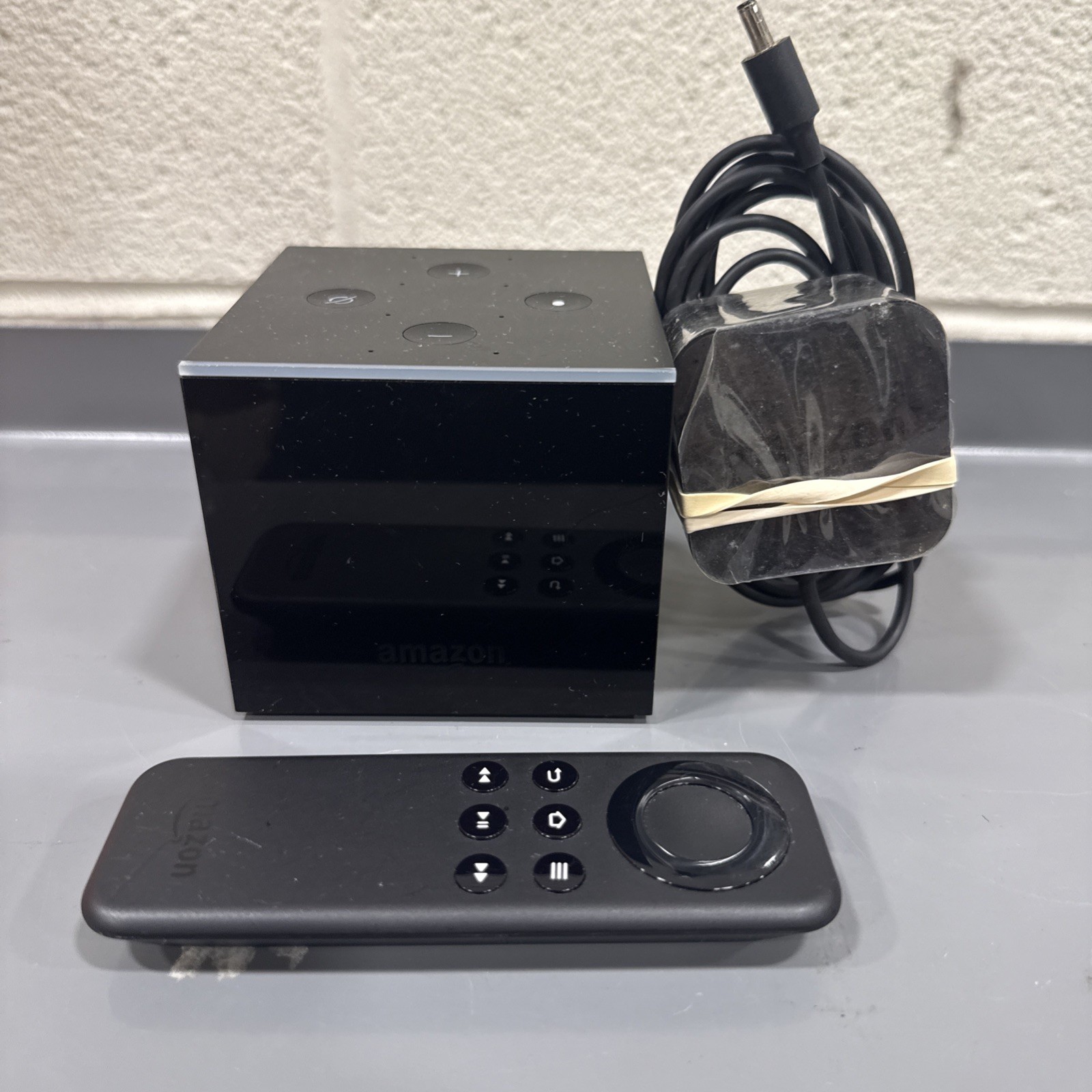 Amazon Fire TV Cube -1st Gen- 4K UHD Streaming Media Player Black  EX69VW Bundle